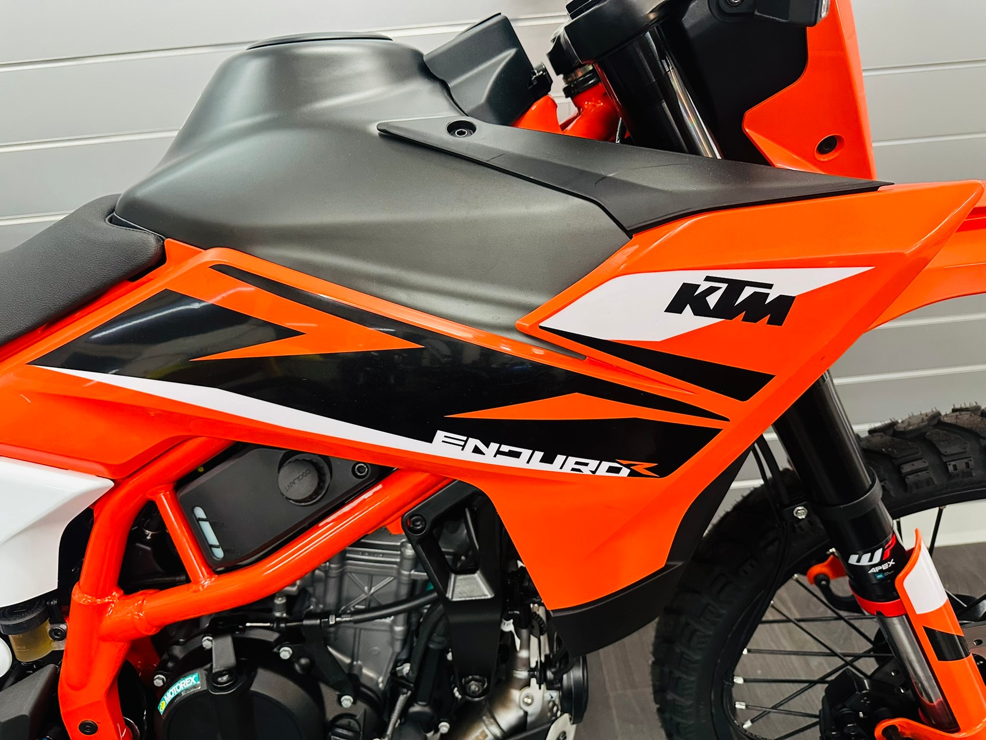 KTM 125 Enduro R-showroom-element-2