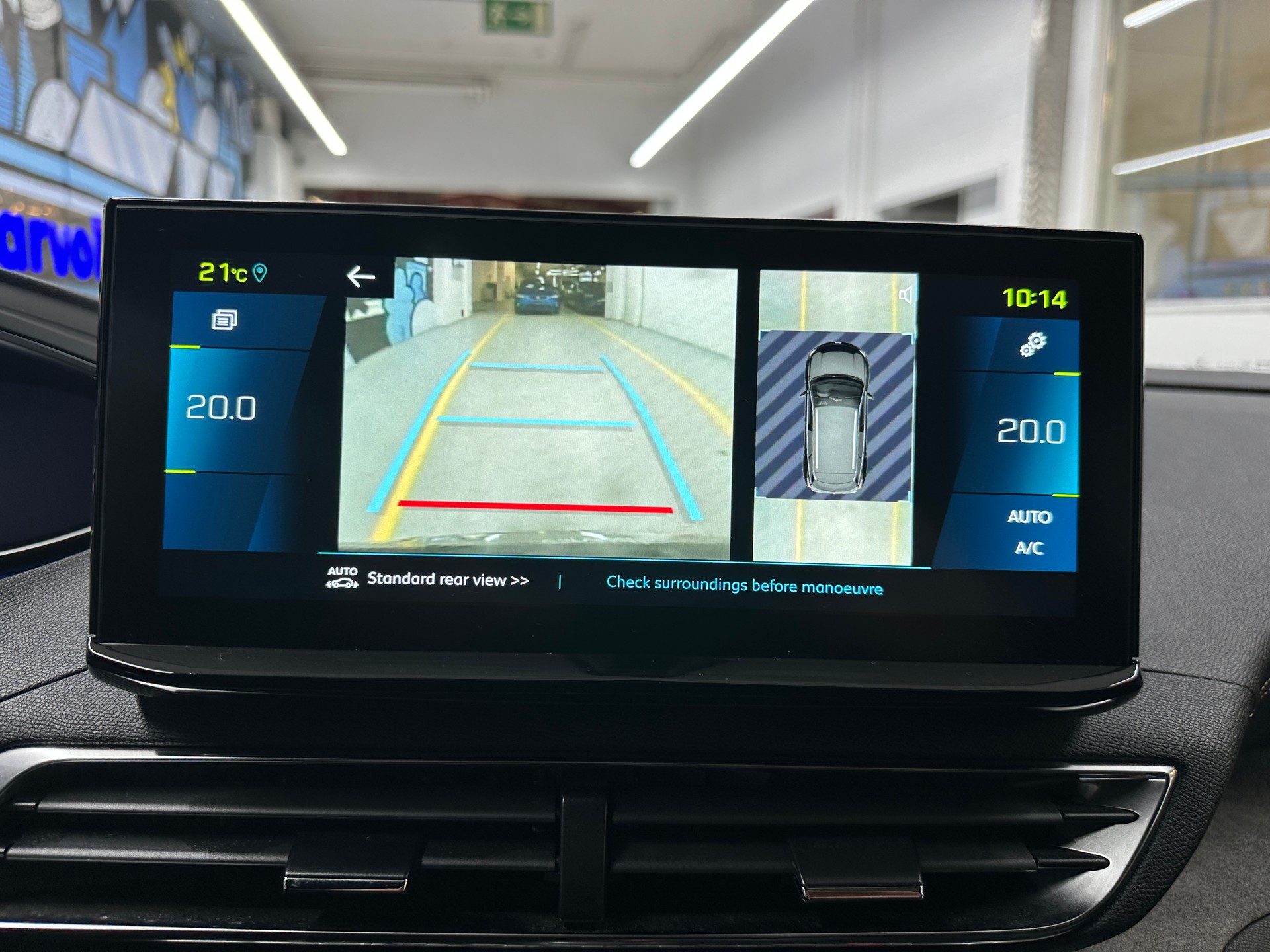 PEUGEOT 3008 225e Hybrid2 GT EAT8-image-11