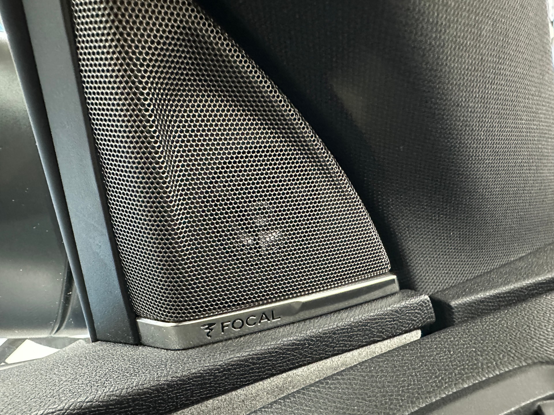 PEUGEOT 3008 225e Hybrid2 GT EAT8-image-14