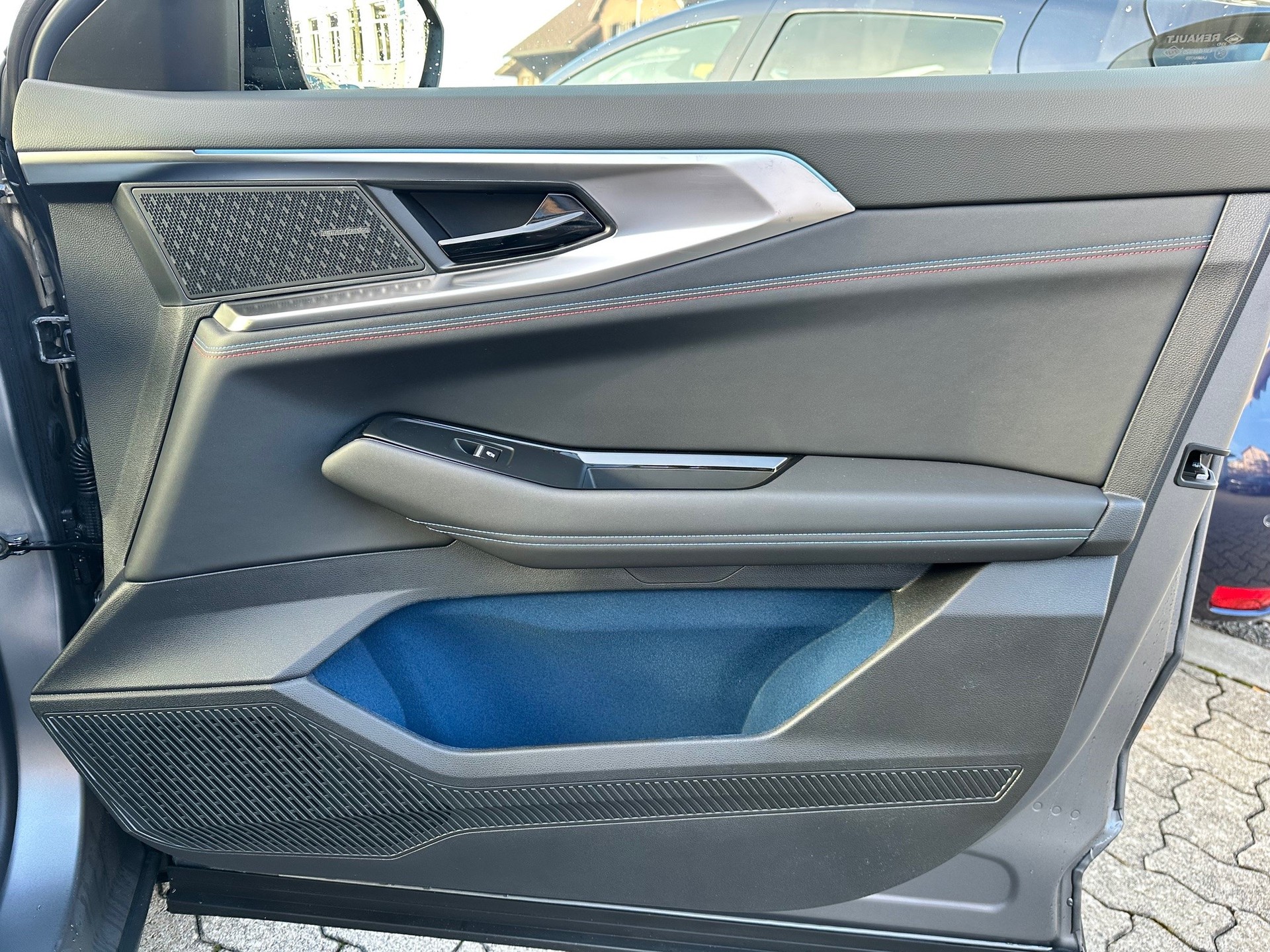 RENAULT Rafale 1.2 E-Tech Plug-in Hybrid 300 4x4 Atelier Alpine-image-8