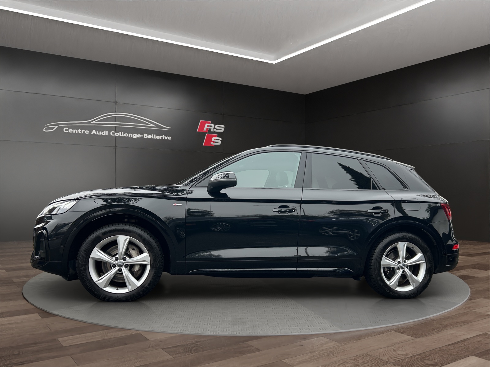 AUDI Q5 50 TFSI e PHEV S line quattro S-tronic-image-2