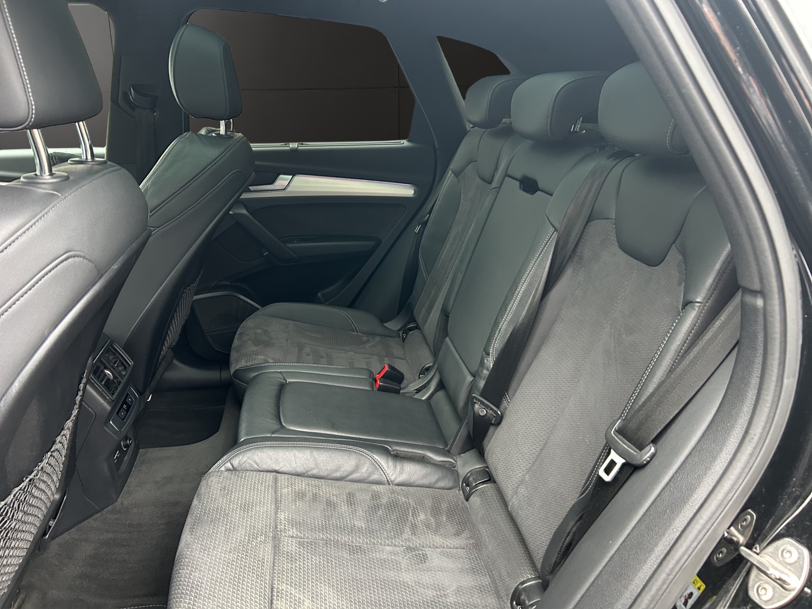 AUDI Q5 50 TFSI e PHEV S line quattro S-tronic-image-11