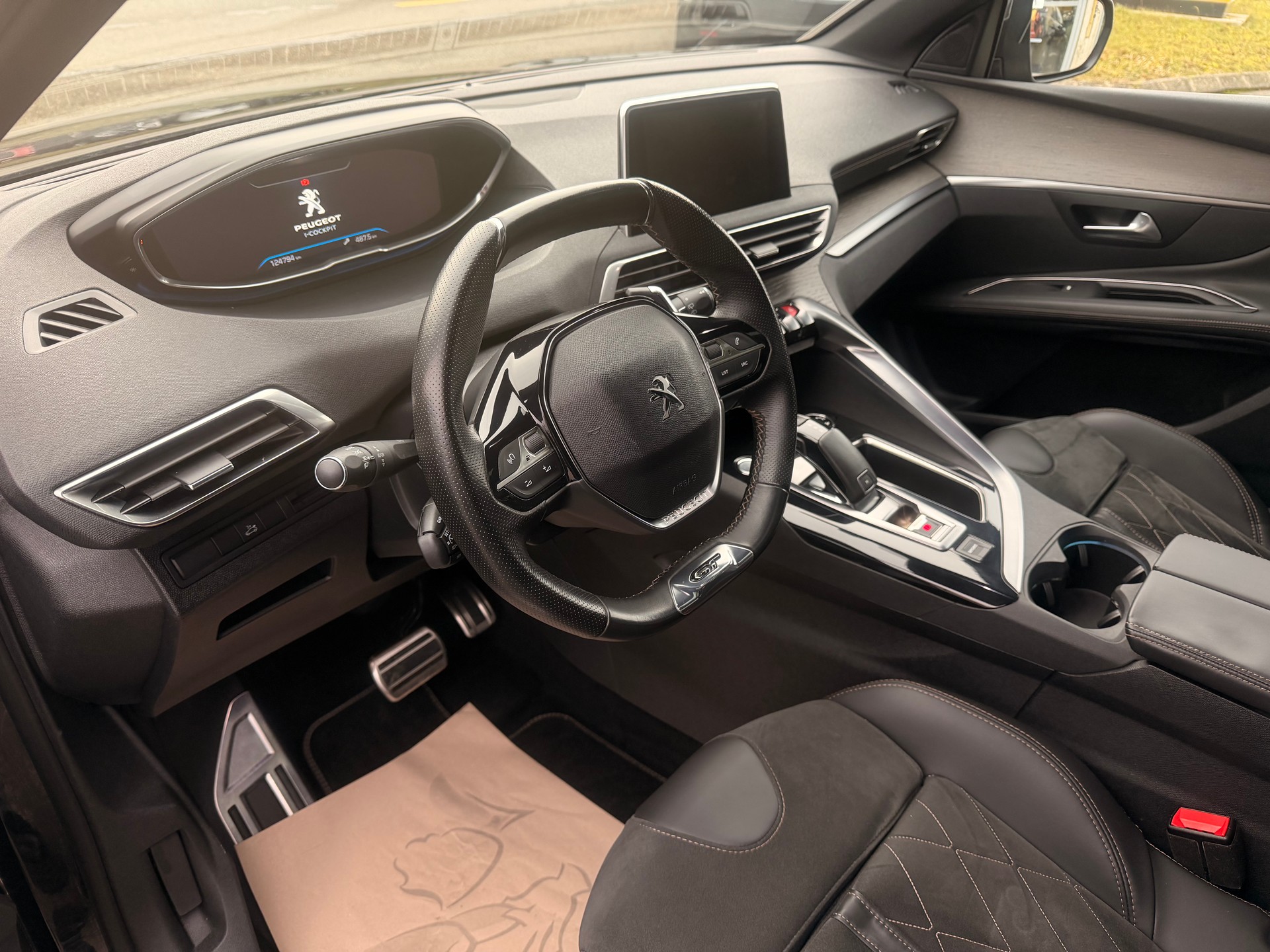 PEUGEOT 3008 2.0 BlueHDi 180 GT-image-6