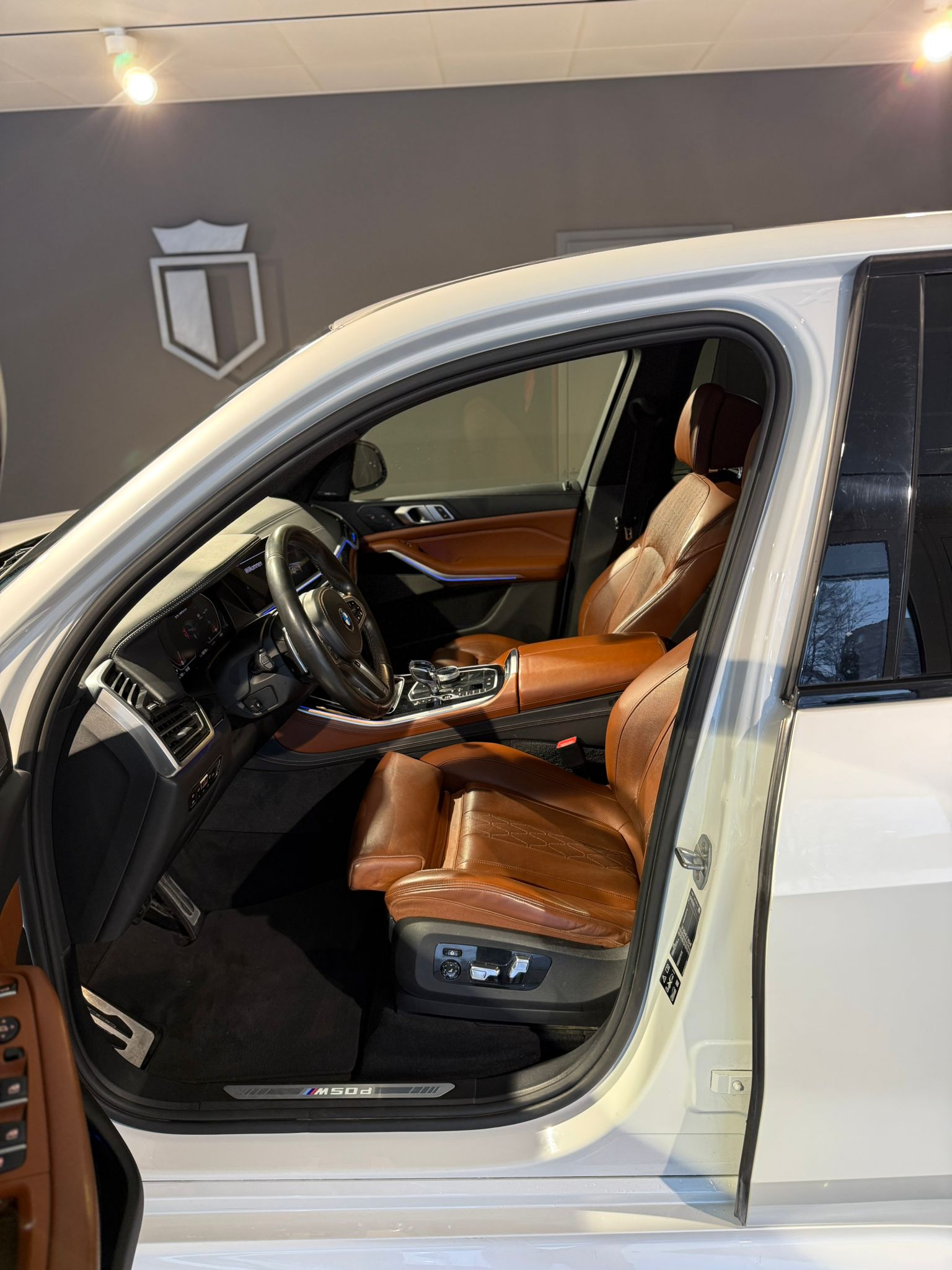 BMW X5 xDrive M50d Steptronic-image-9