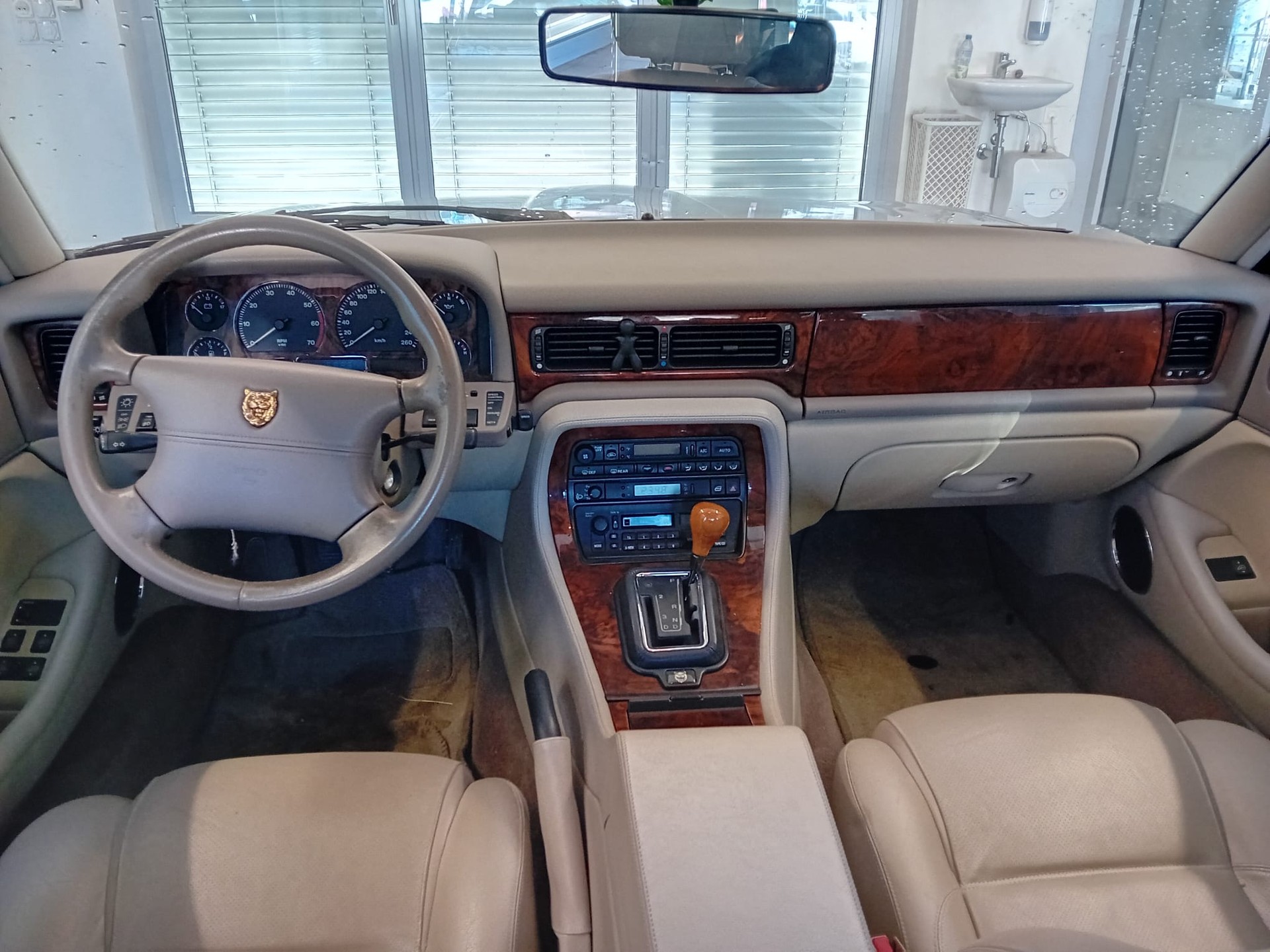 JAGUAR XJ 3.2 Executive-image-7