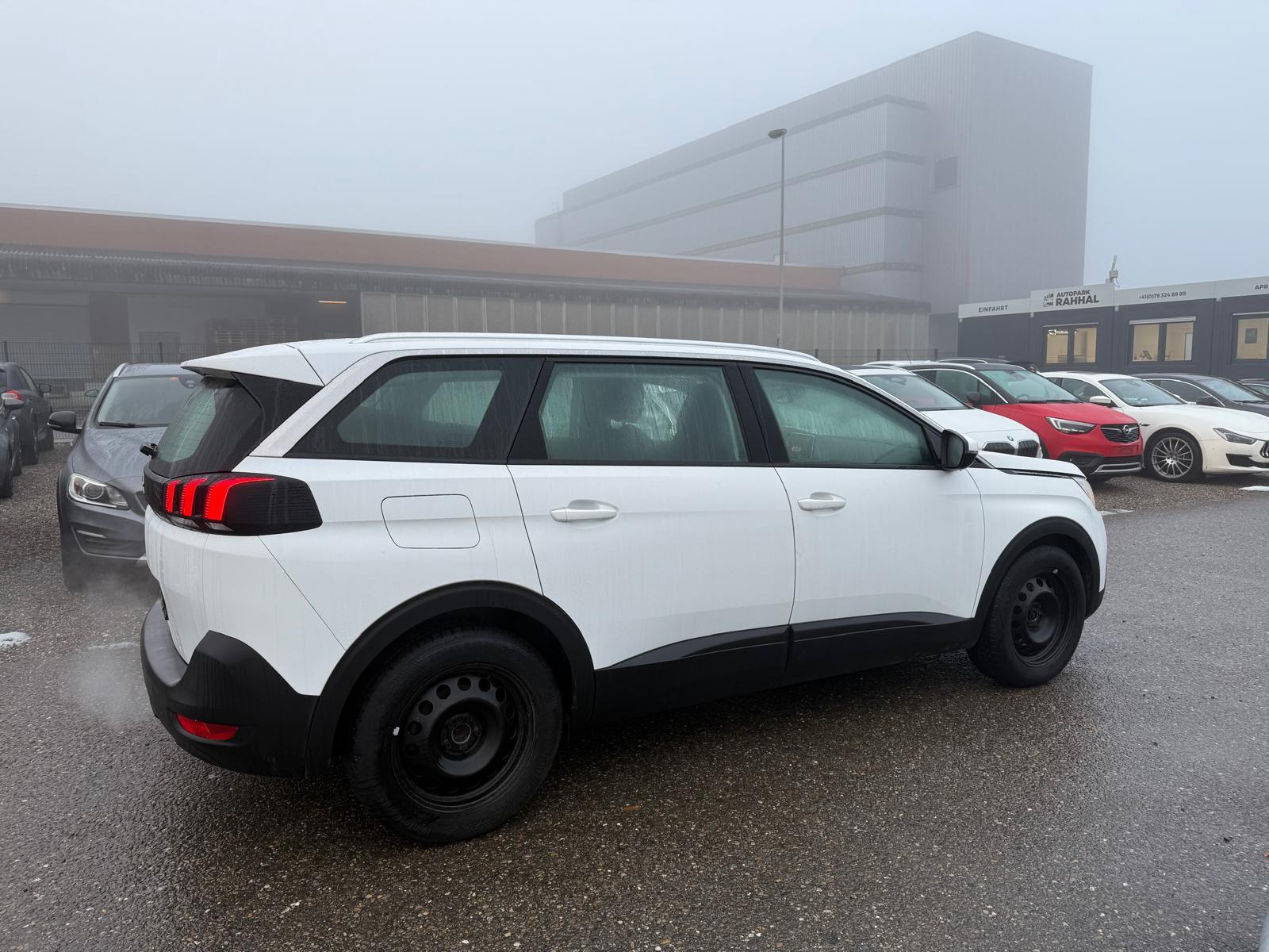 PEUGEOT 5008 1.5 BlueHDi Business Line-image-15