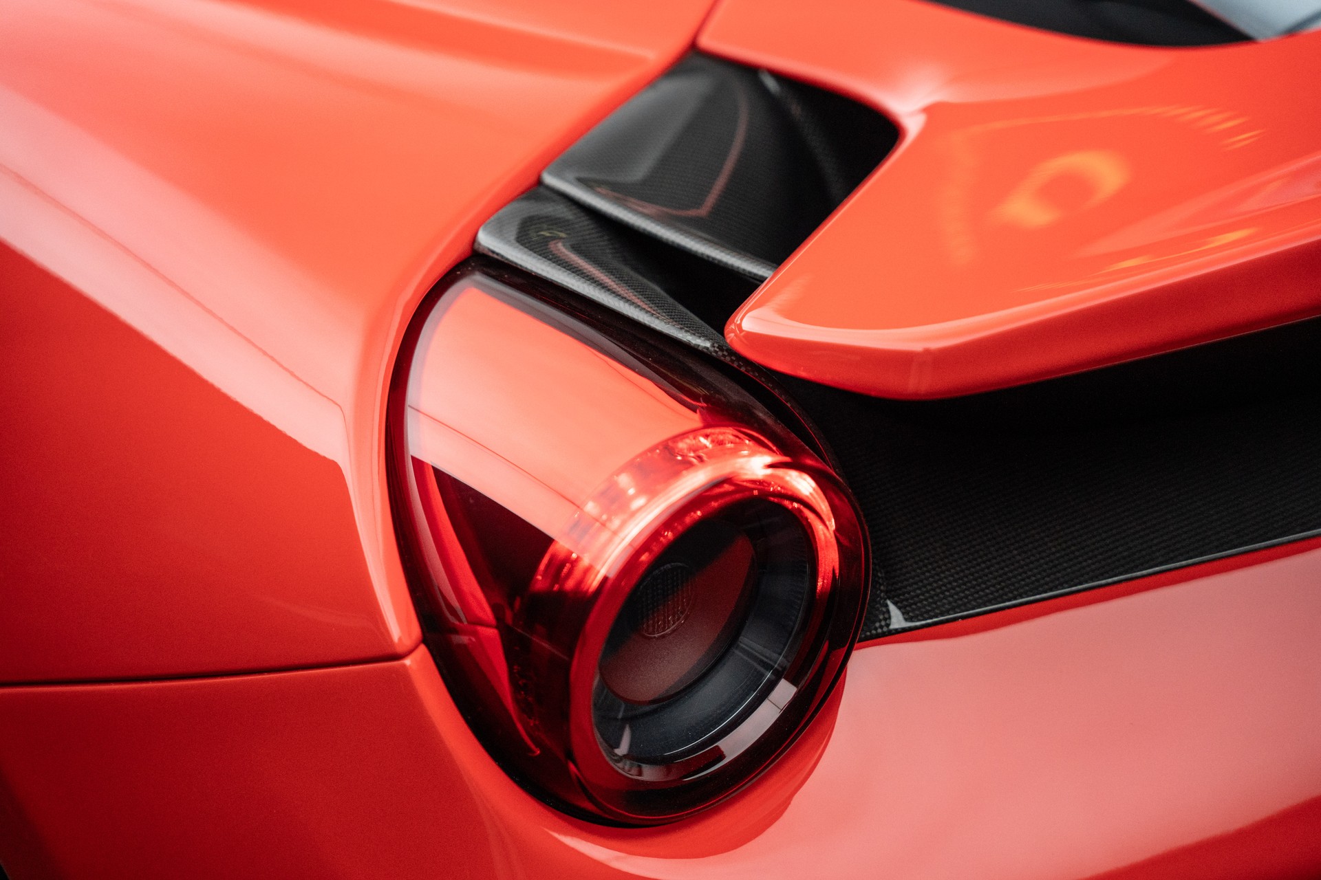 FERRARI 488 Pista Spider 3.9 V8-image-13