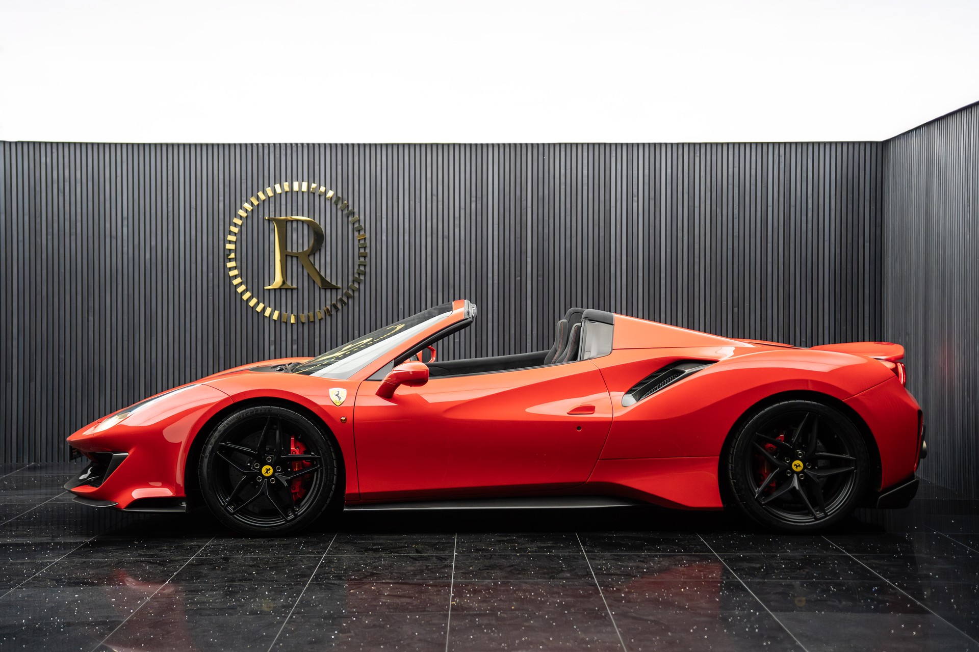 FERRARI 488 Pista Spider 3.9 V8-showroom-element-2