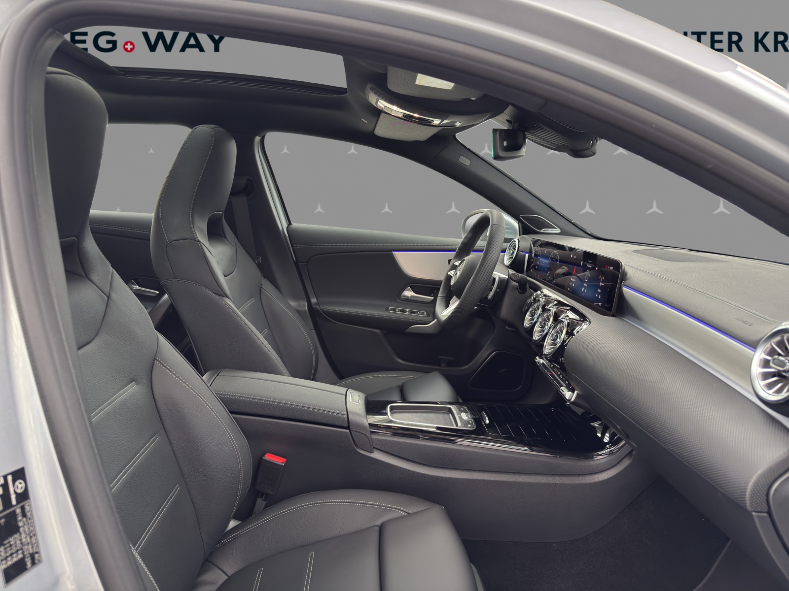 MERCEDES-BENZ A 250 4M - AMG / DISTRONIC / 360 Grad Kamera / Soundsystem-image-14