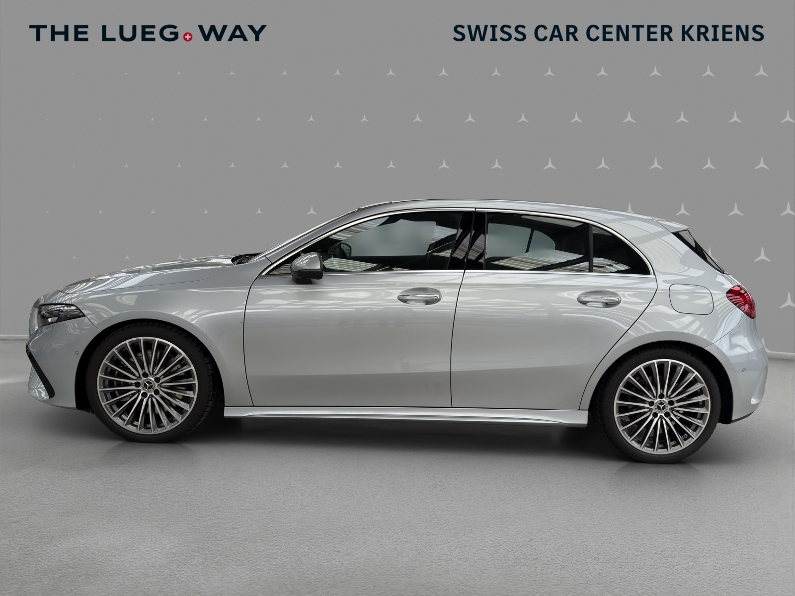 MERCEDES-BENZ A 250 4M - AMG / DISTRONIC / 360 Grad Kamera / Soundsystem-image-1