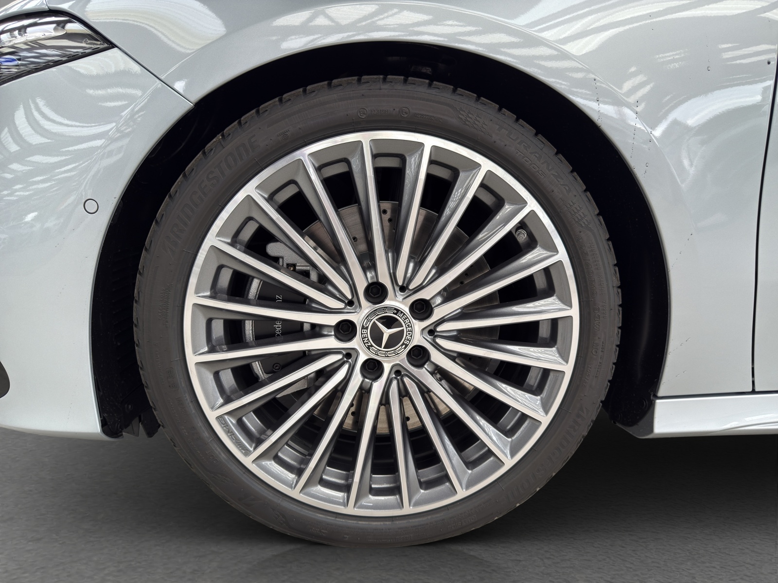 MERCEDES-BENZ A 250 4M - AMG / DISTRONIC / 360 Grad Kamera / Soundsystem-image-7