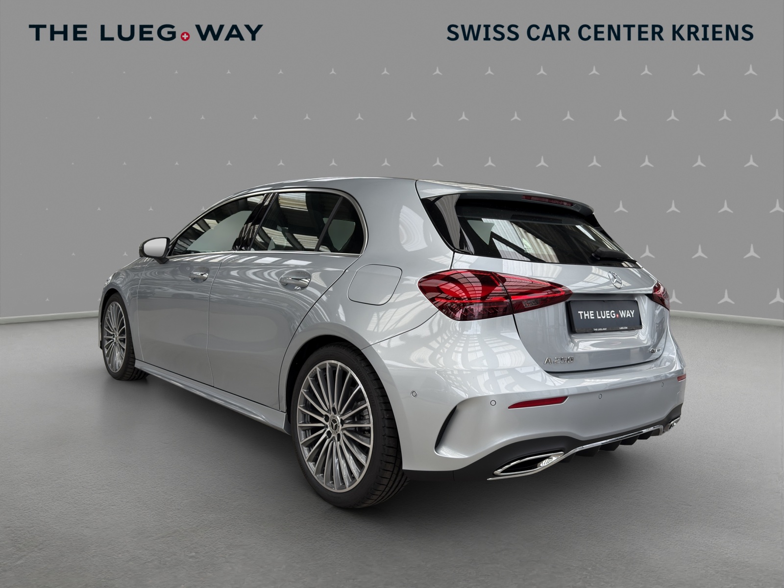 MERCEDES-BENZ A 250 4M - AMG / DISTRONIC / 360 Grad Kamera / Soundsystem-image-2