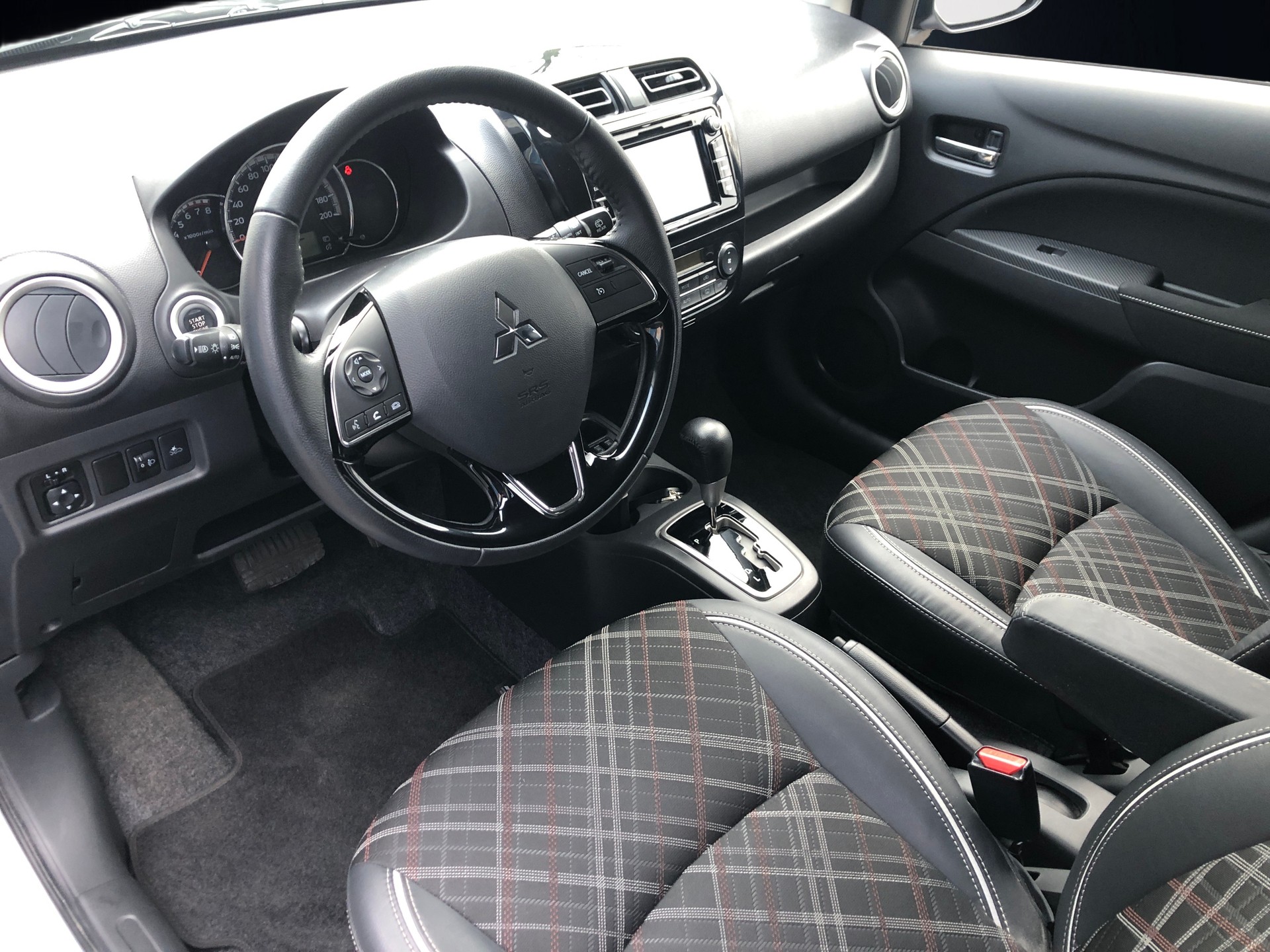 MITSUBISHI Space Star 1.2 Diamond CVT-image-4