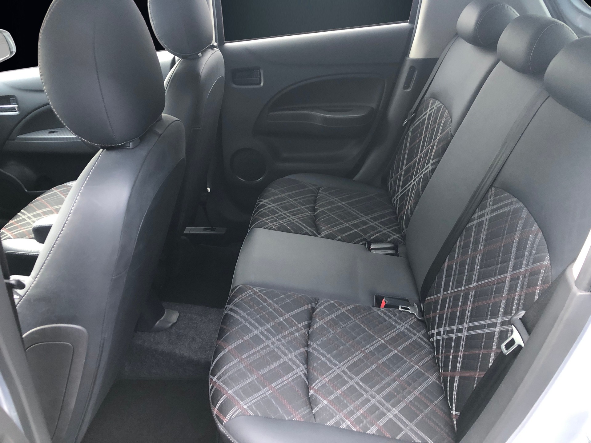 MITSUBISHI Space Star 1.2 Diamond CVT-image-5