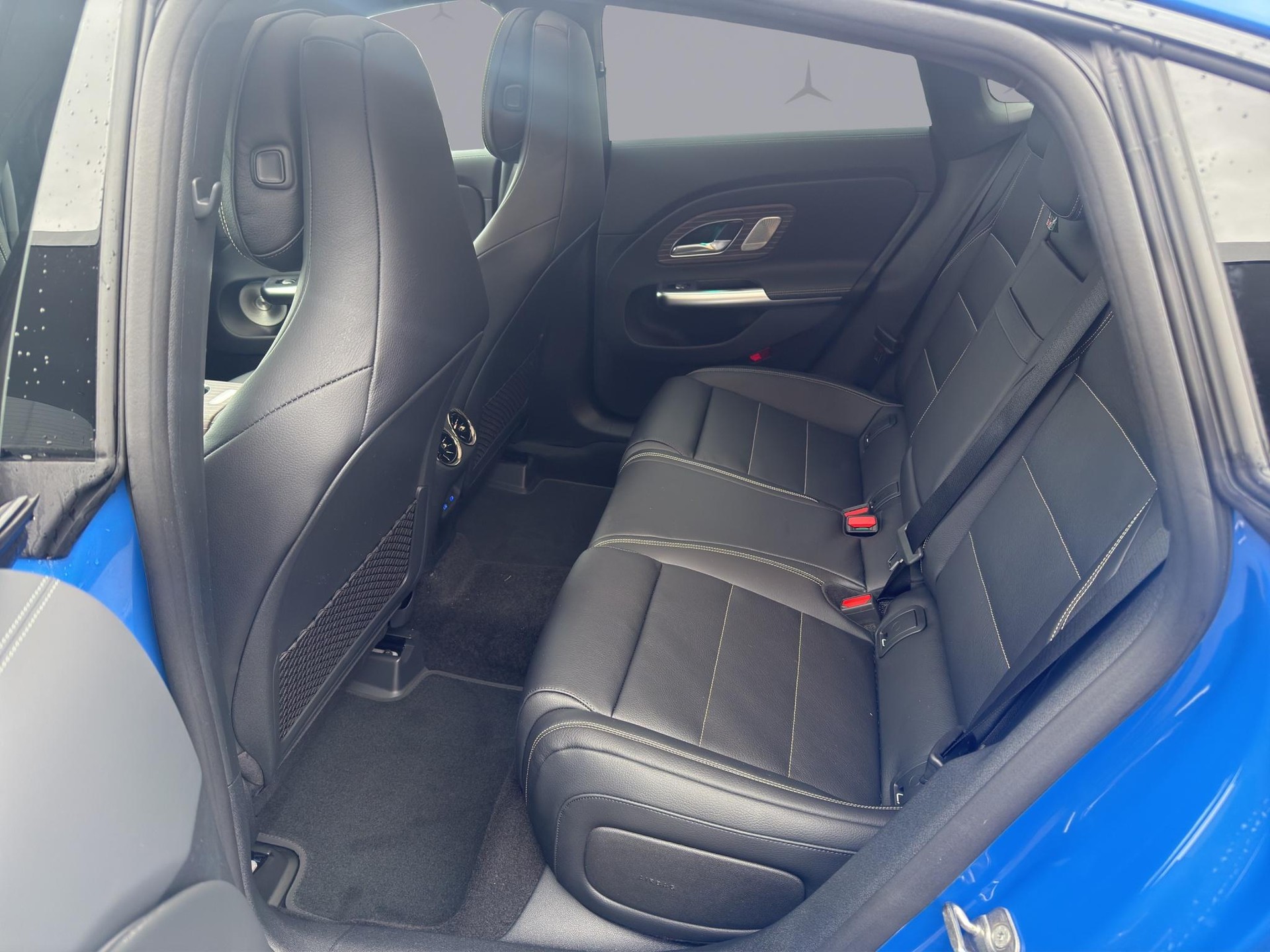 MERCEDES-BENZ CLA 220 AMG Line 4matic-image-11