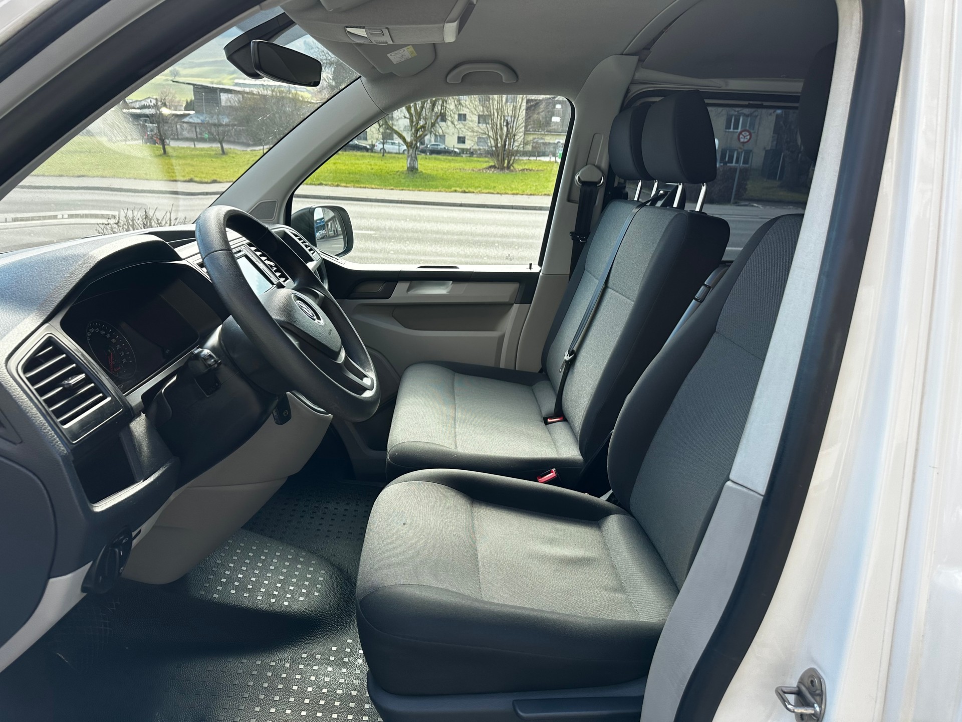 VW T6 2.0 TDI DSG-image-6