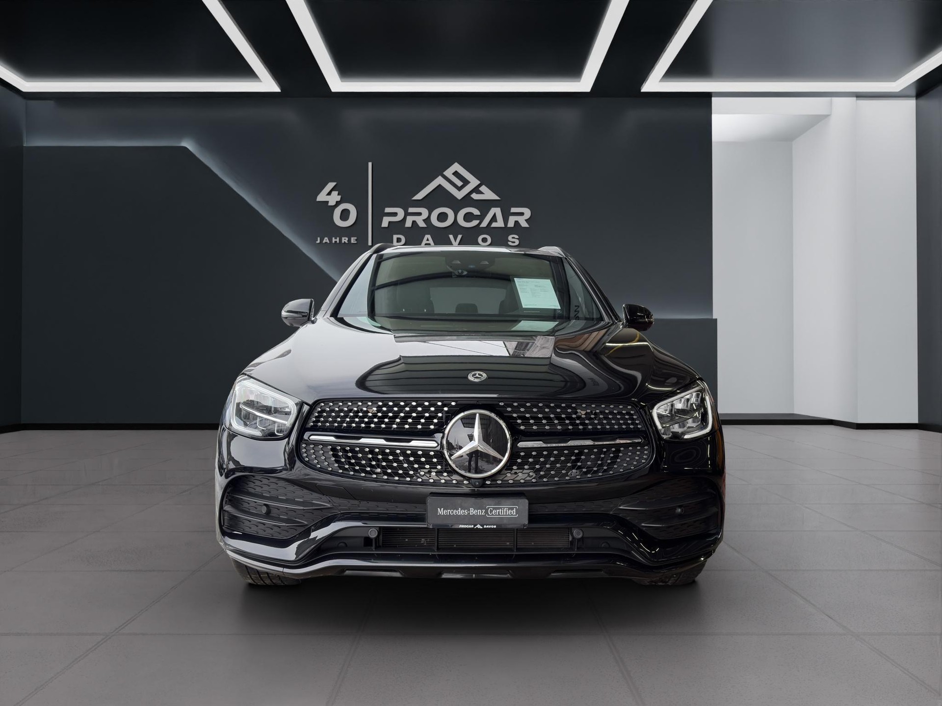 MERCEDES-BENZ GLC 220 d AMG Line 4m-image-2
