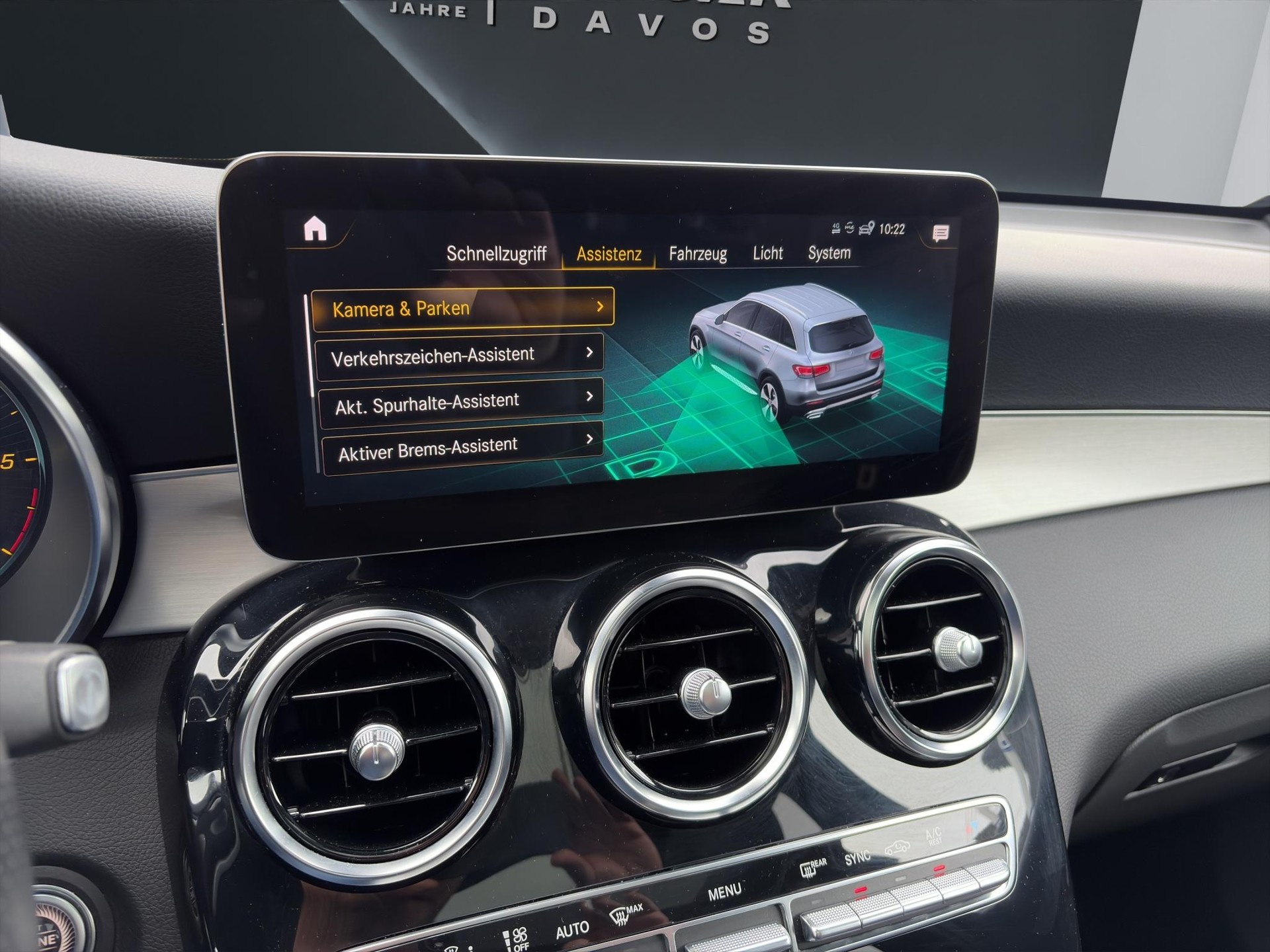 MERCEDES-BENZ GLC 220 d AMG Line 4m-image-9