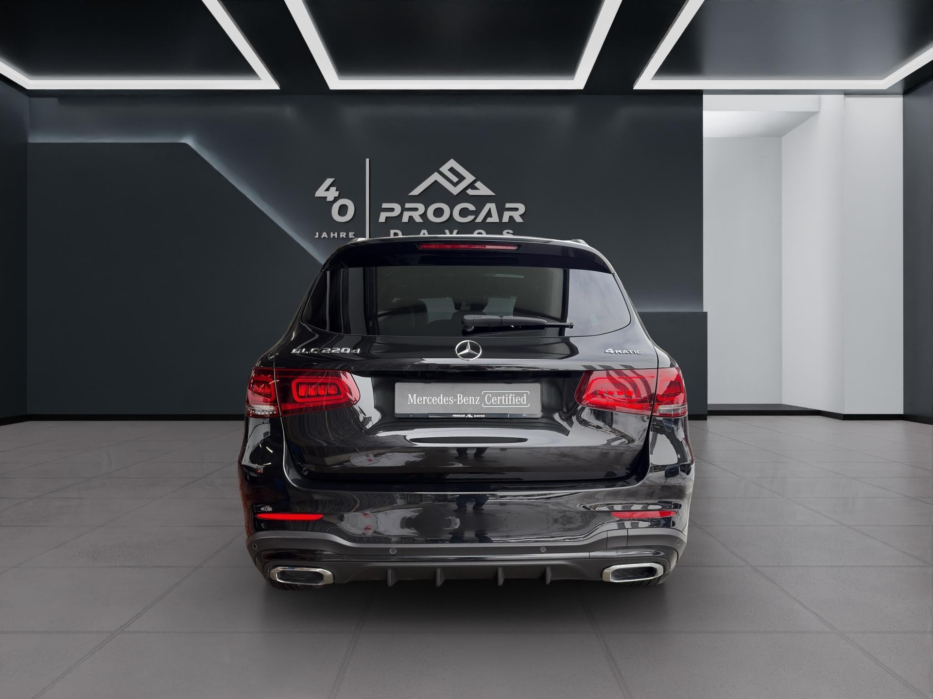 MERCEDES-BENZ GLC 220 d AMG Line 4m-image-4