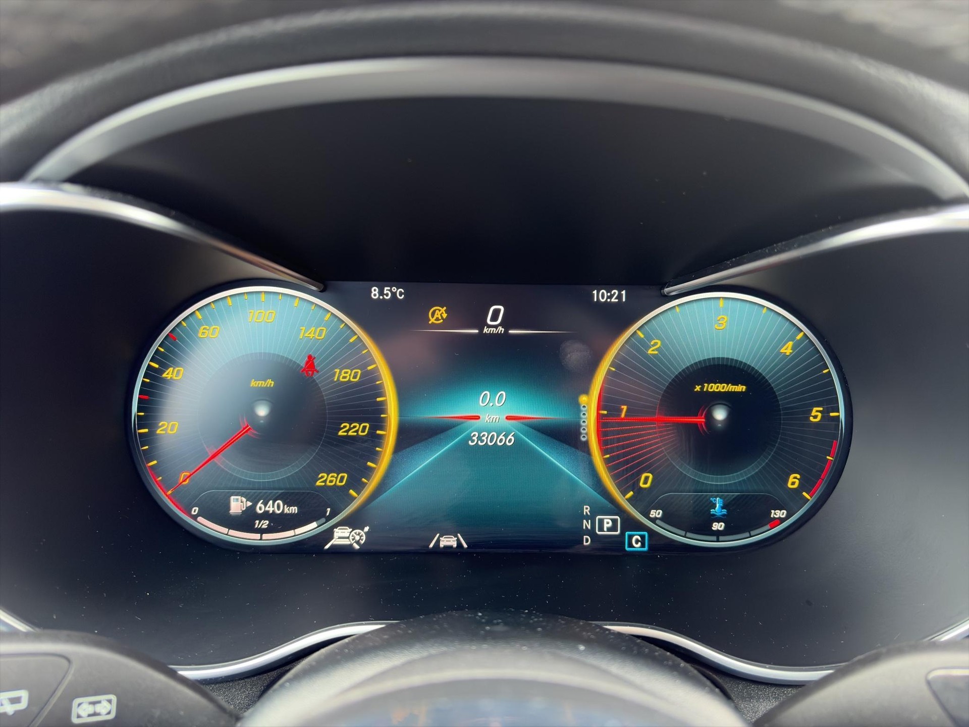 MERCEDES-BENZ GLC 220 d AMG Line 4m-image-6