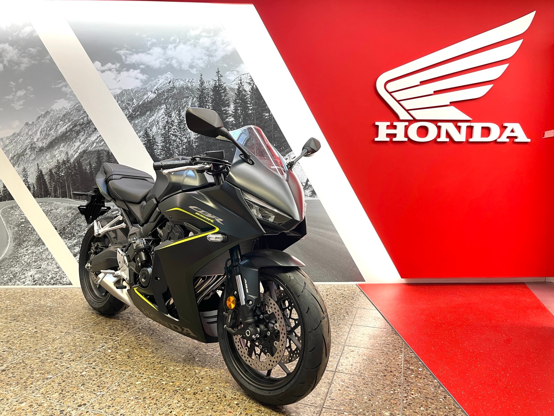 HONDA CBR 650 R E-Clutch; auch 35KW möglich-showroom-element-2