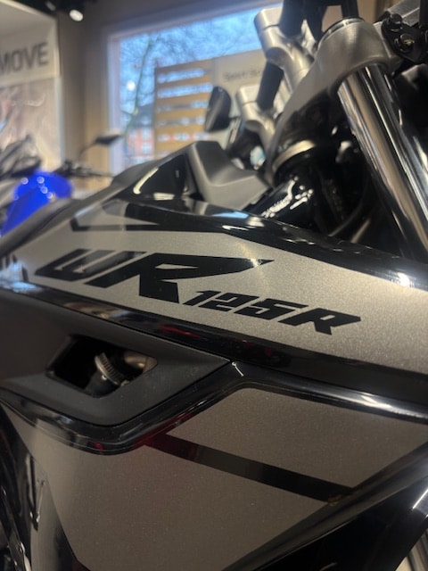 YAMAHA WR 125-showroom-element-3