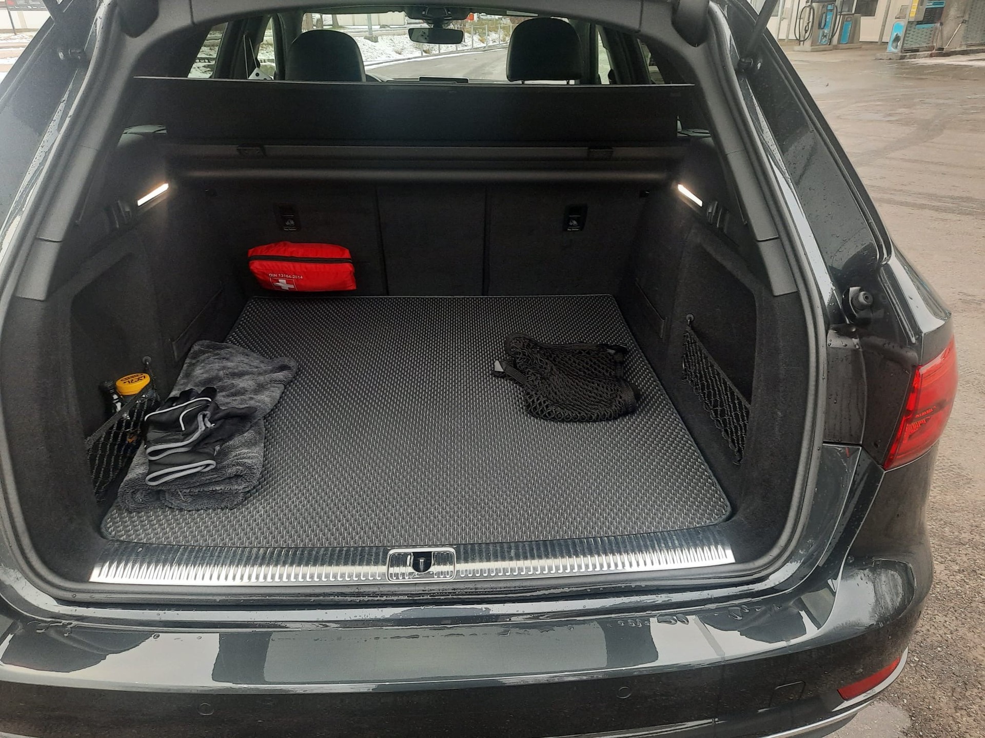 AUDI A4 Avant 3.0 TDI Sport quattro tiptronic-image-11