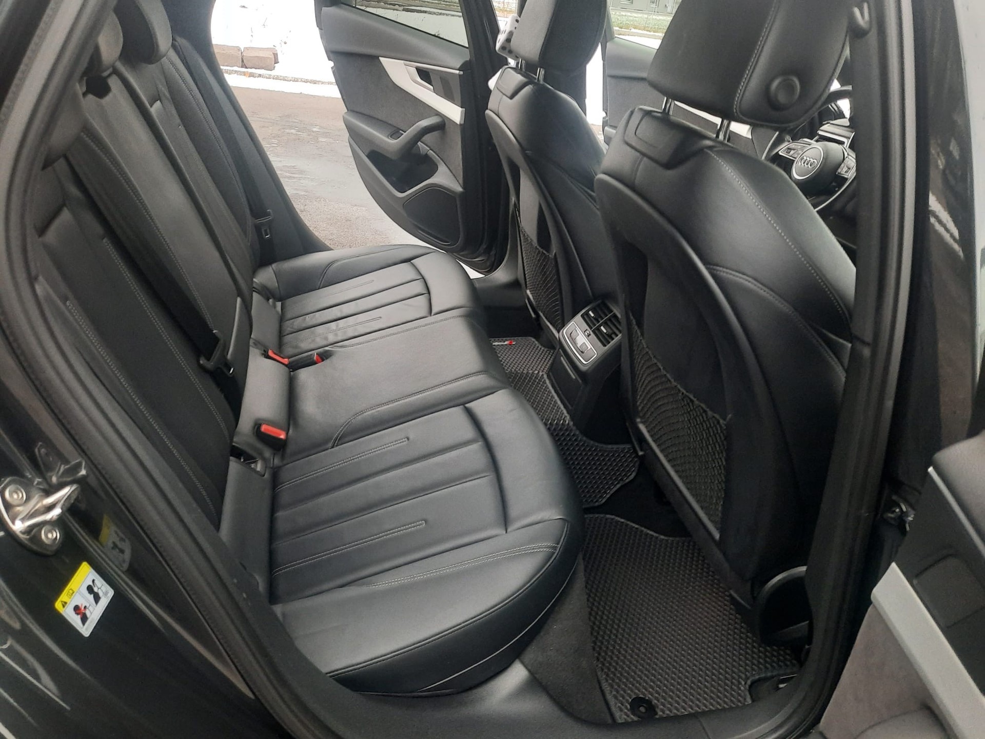 AUDI A4 Avant 3.0 TDI Sport quattro tiptronic-image-9