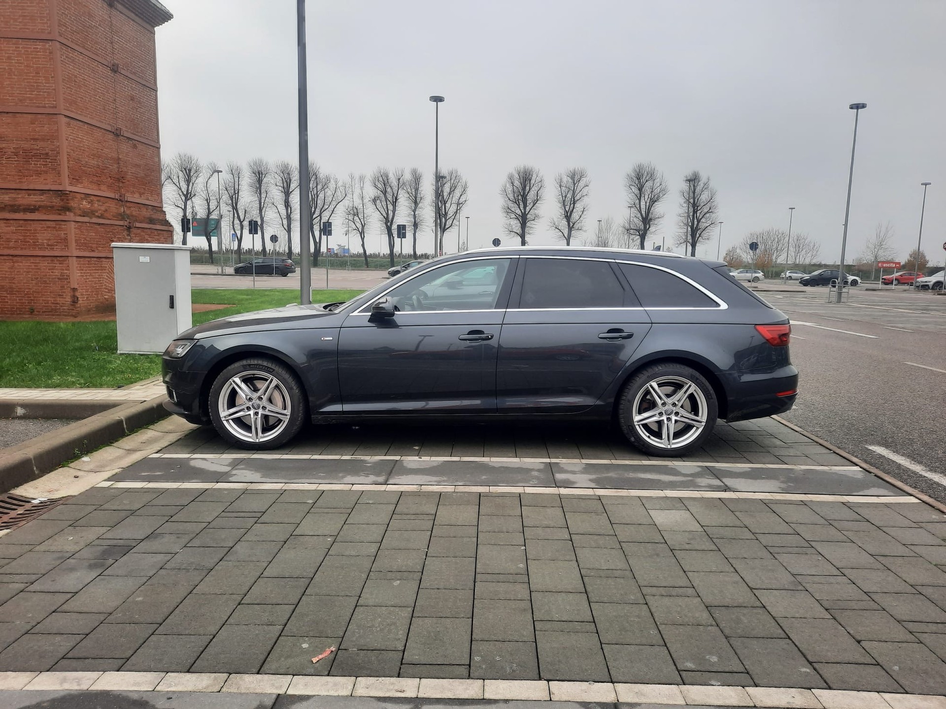 AUDI A4 Avant 3.0 TDI Sport quattro tiptronic-image-1
