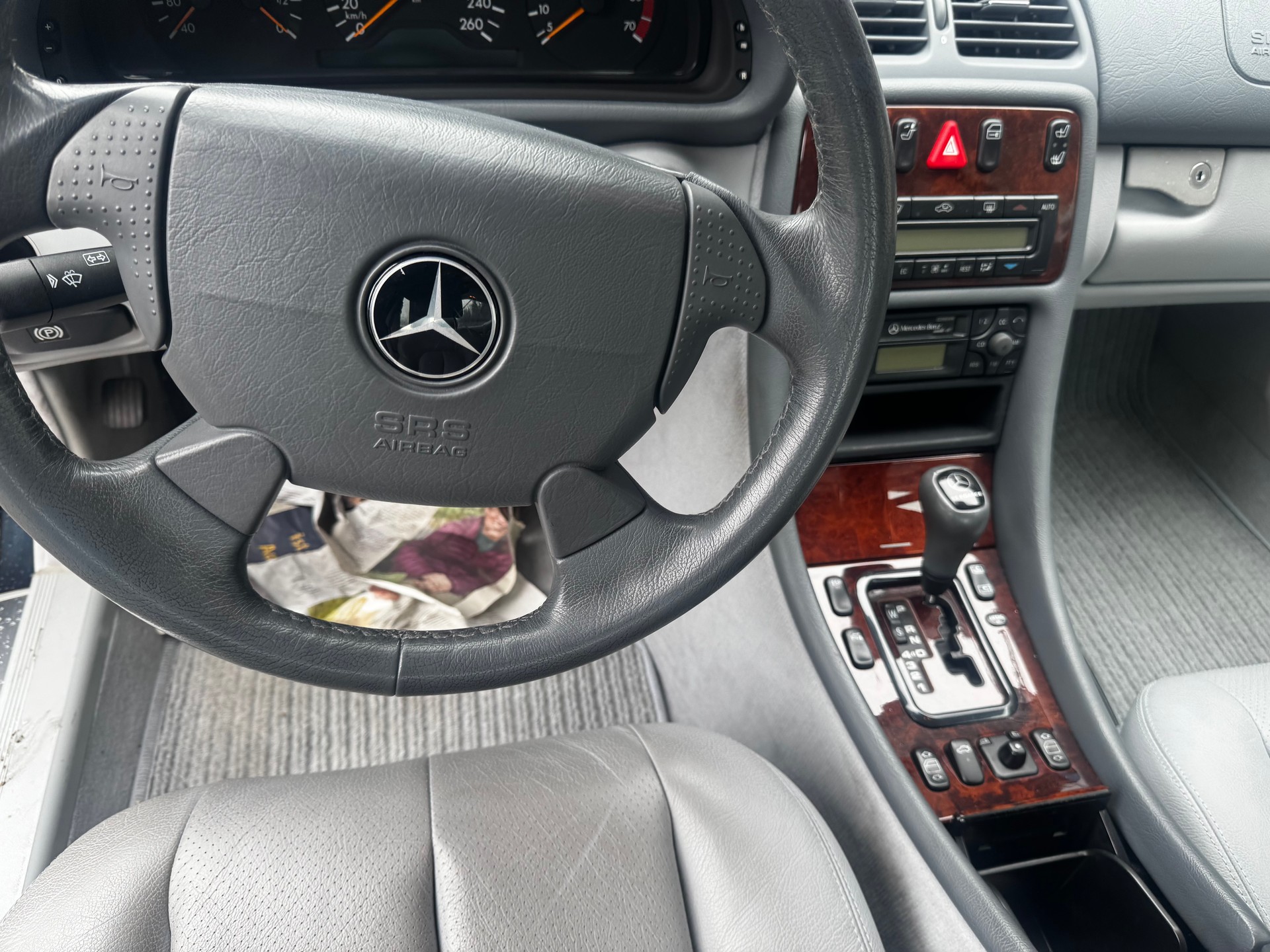 MERCEDES-BENZ CLK 320 Elégance Automatic-image-1
