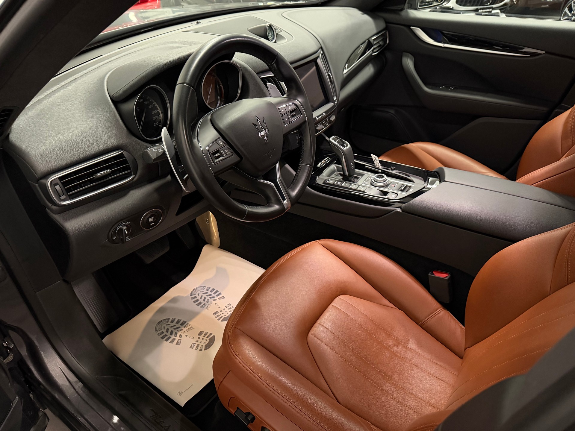 MASERATI Levante D 3.0V6 GranLusso Facelift Modell-image-16
