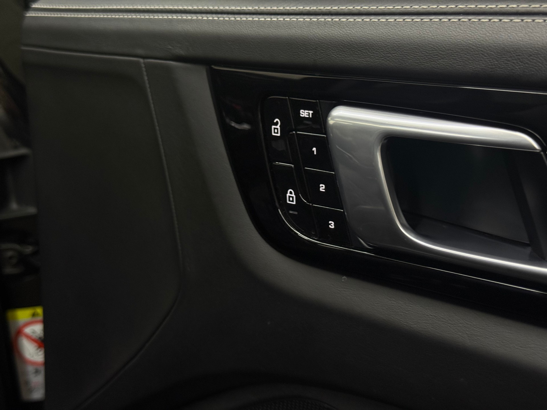 PORSCHE Cayenne GTS-image-17