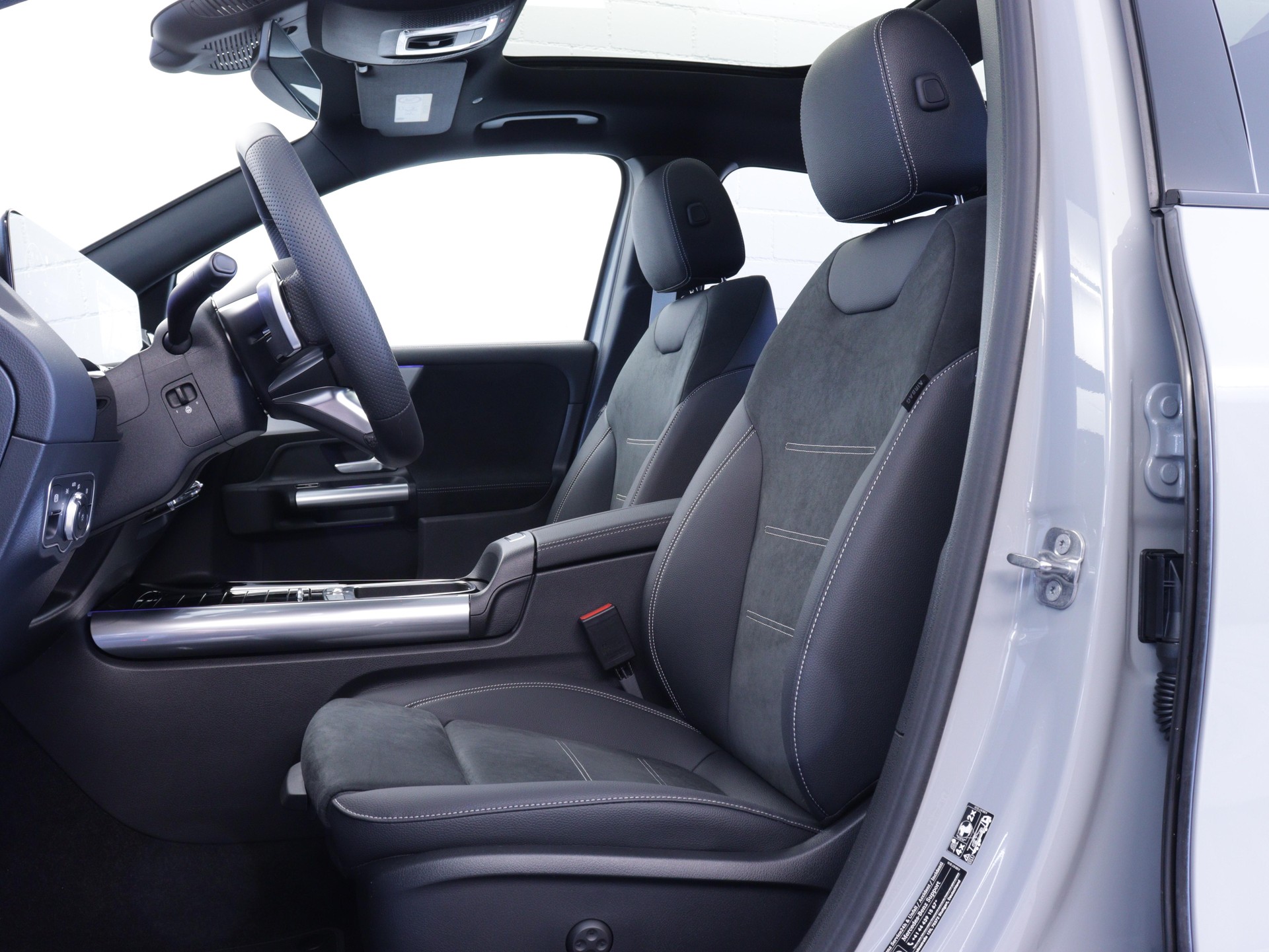 MERCEDES-BENZ GLA 220 d Swiss Star AMG Line 4matic-image-7