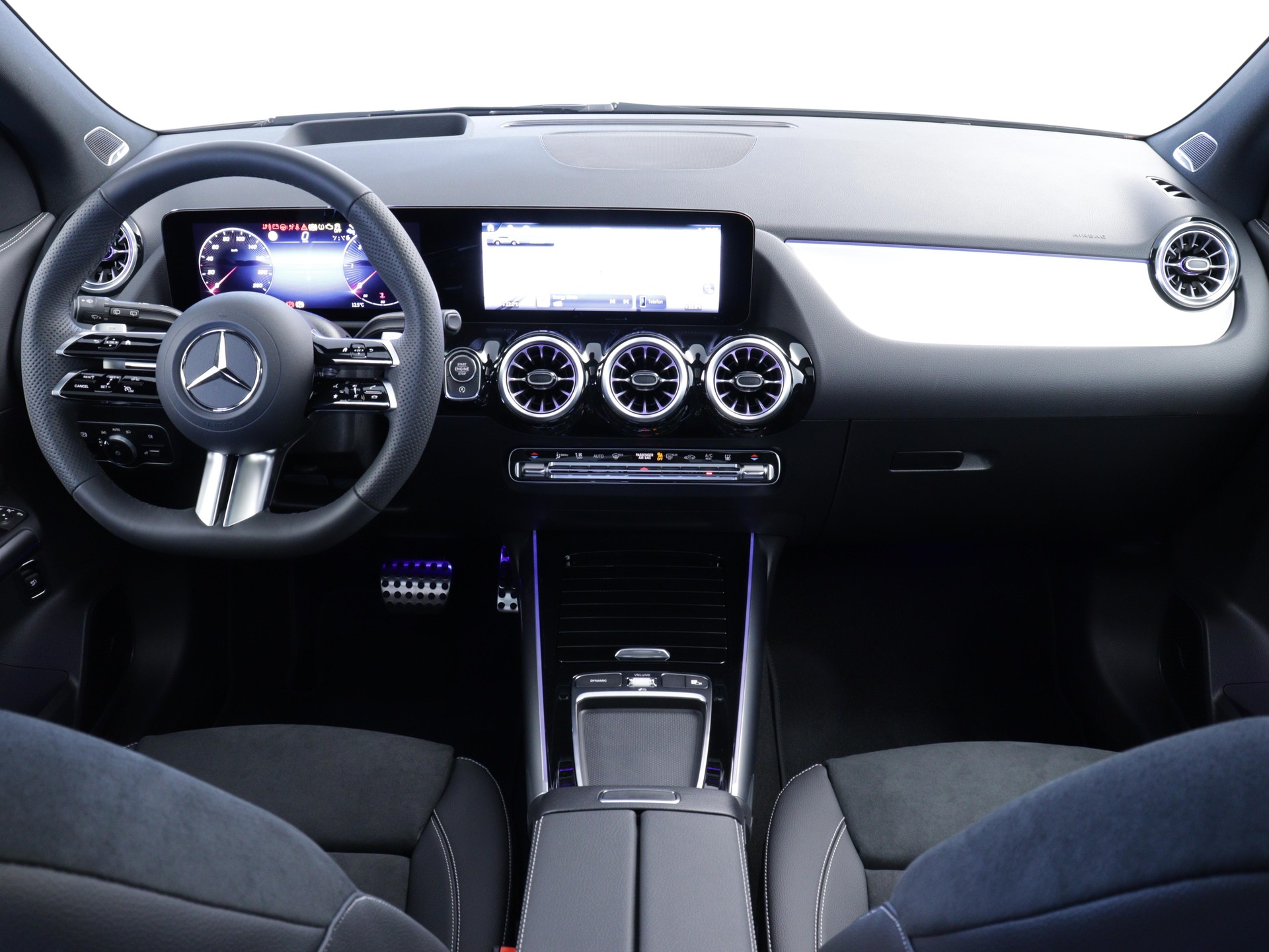 MERCEDES-BENZ GLA 220 d Swiss Star AMG Line 4matic-image-4