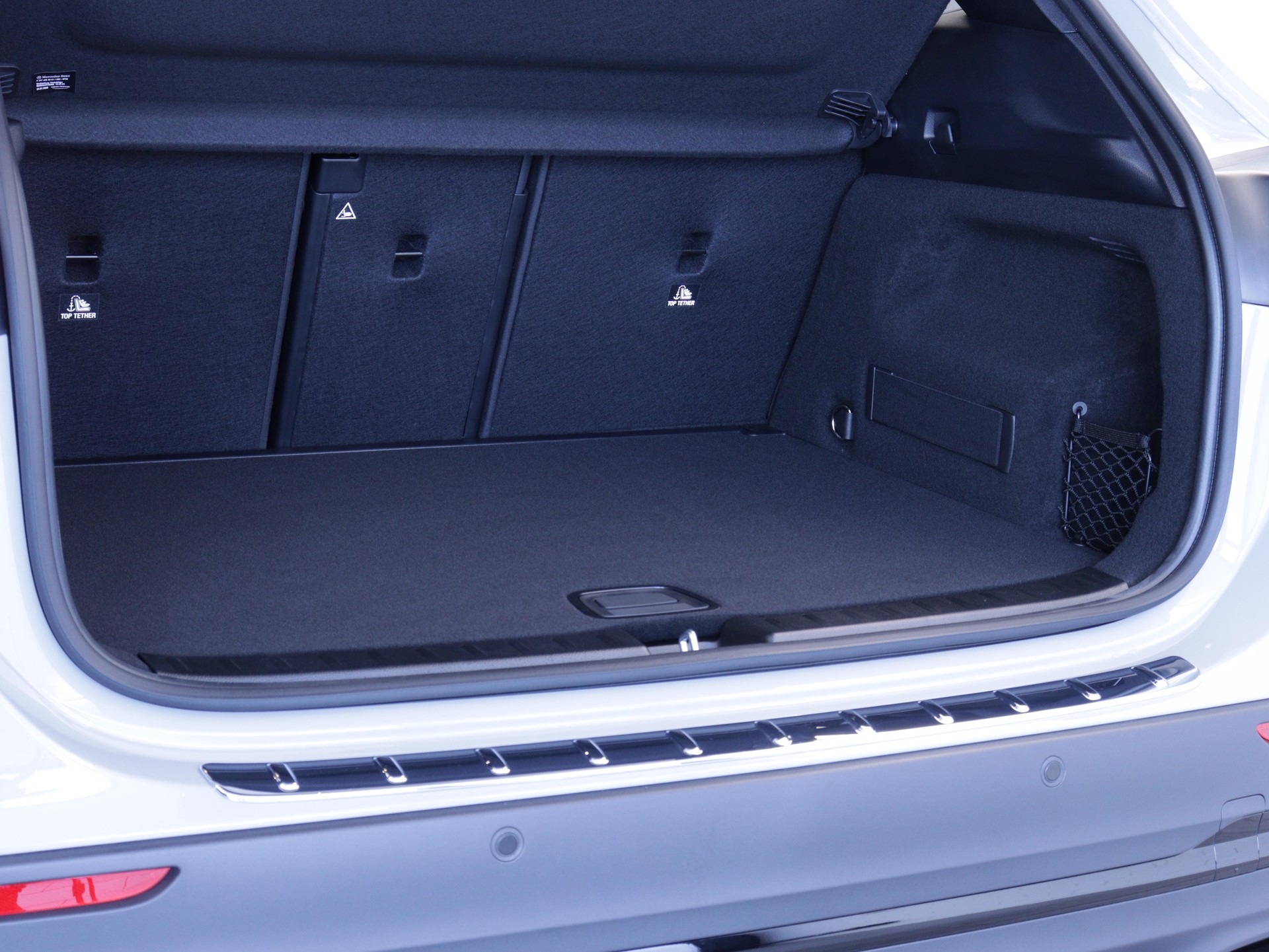MERCEDES-BENZ GLA 220 d Swiss Star AMG Line 4matic-image-12