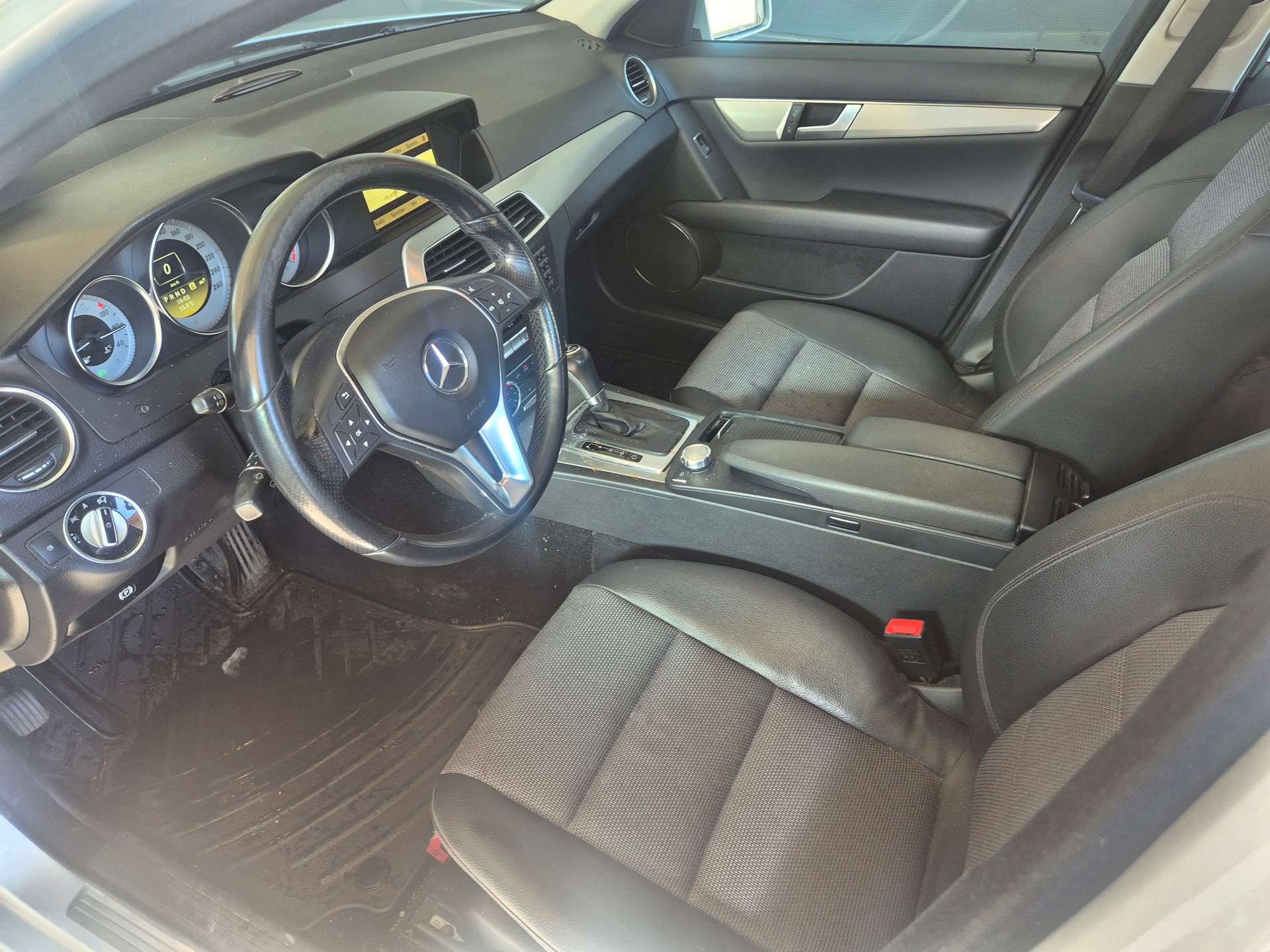 MERCEDES-BENZ C 180 BlueEfficiency 7G-Tronic-image-5