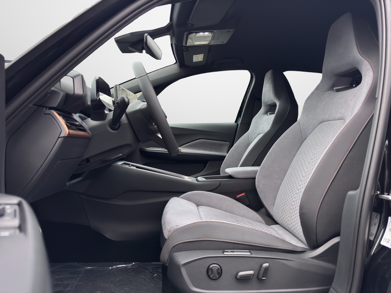 CUPRA Born 79 kWh e-Boost Adrenaline-image-4