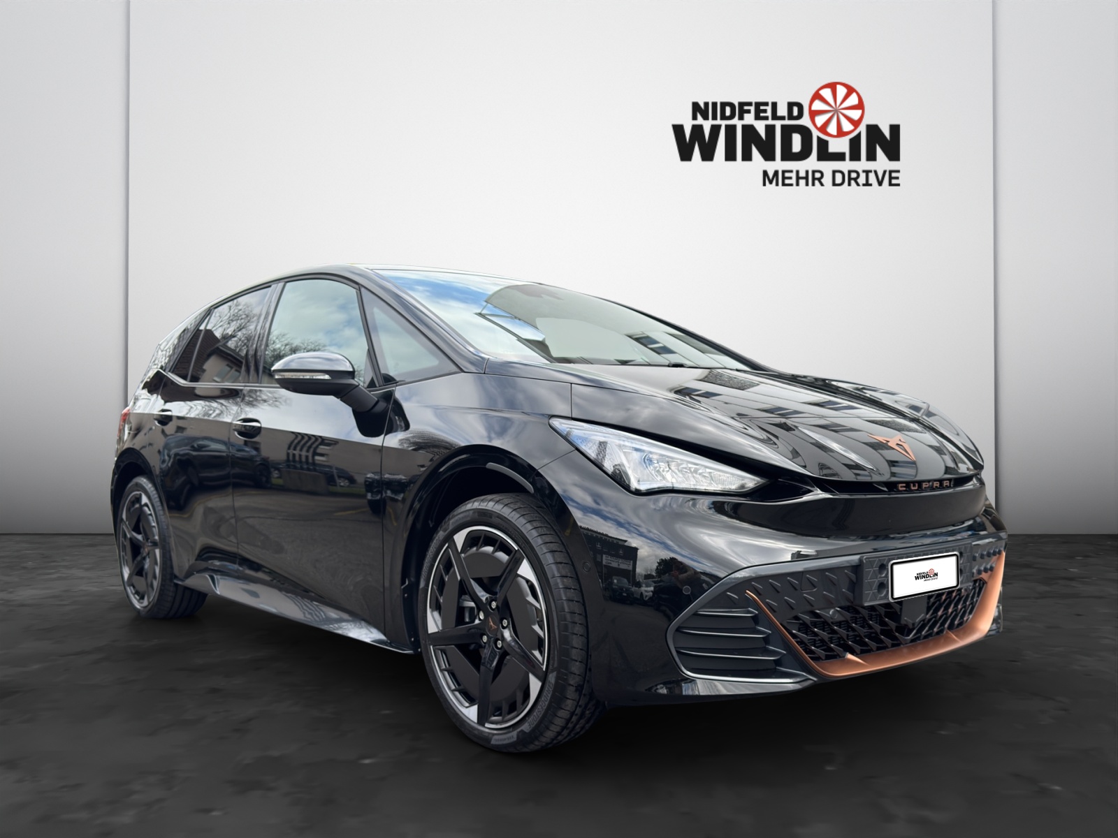 CUPRA Born 79 kWh e-Boost Adrenaline-image-0