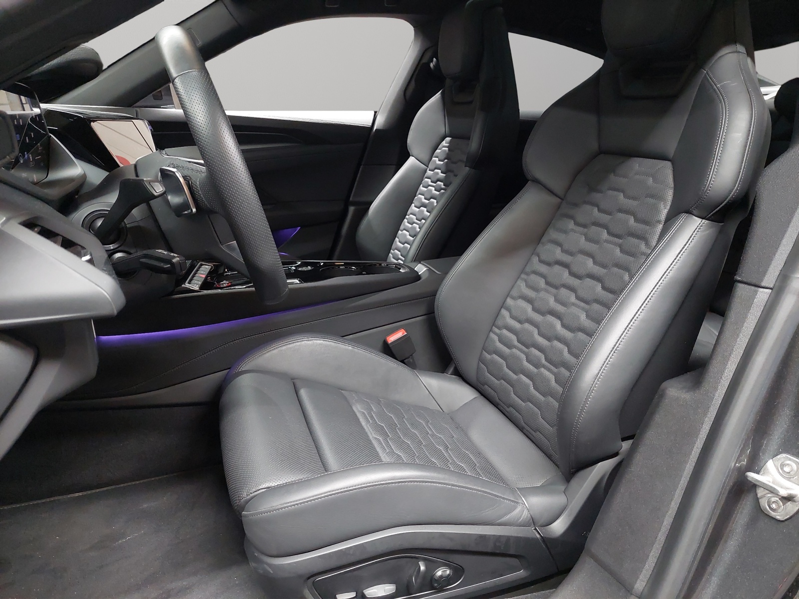 AUDI e-tron GT quattro-image-5