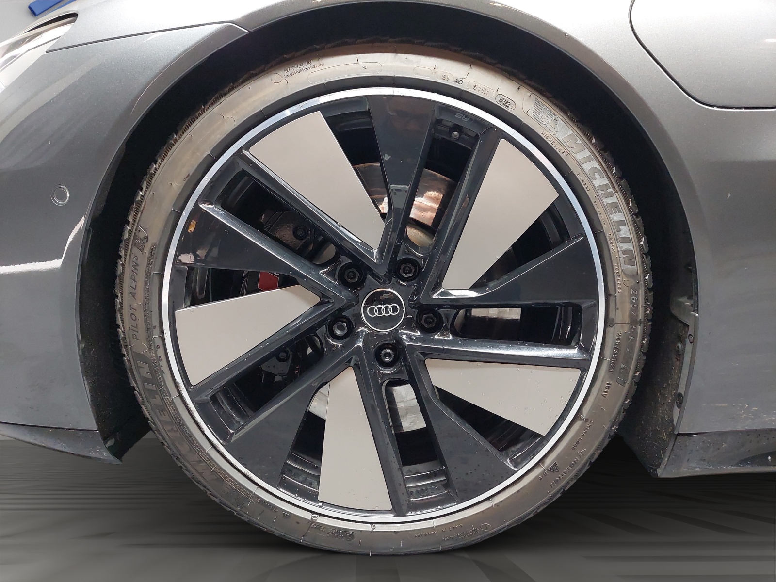 AUDI e-tron GT quattro-image-12