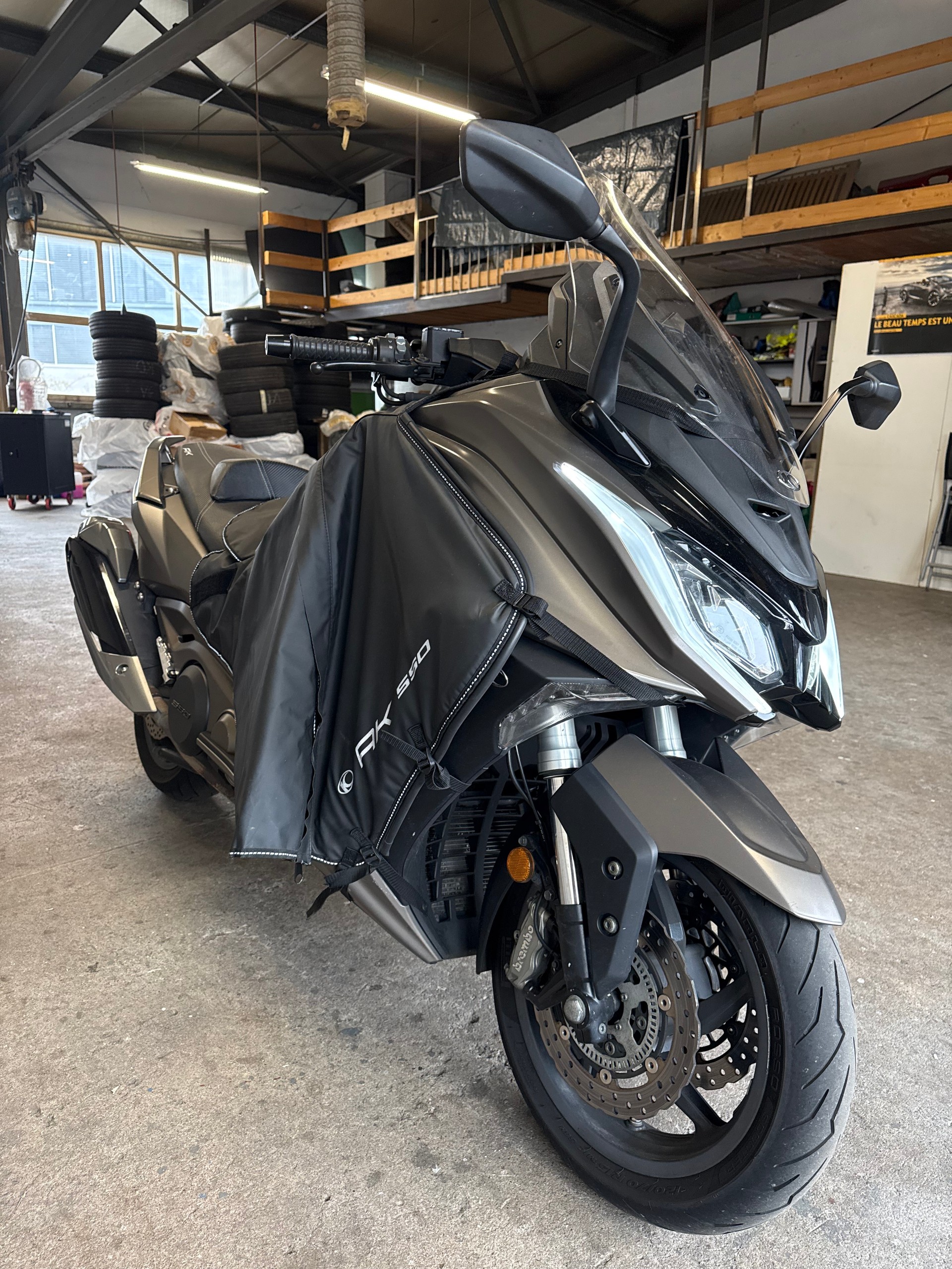 KYMCO AK 550i ETS-image-1