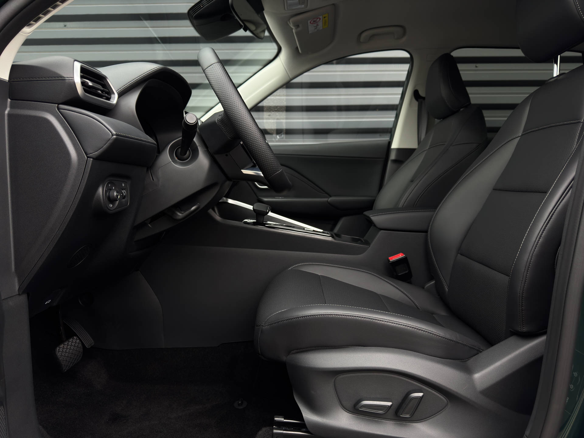 MG ZS 1.5 Hybrid+ Luxury-image-7