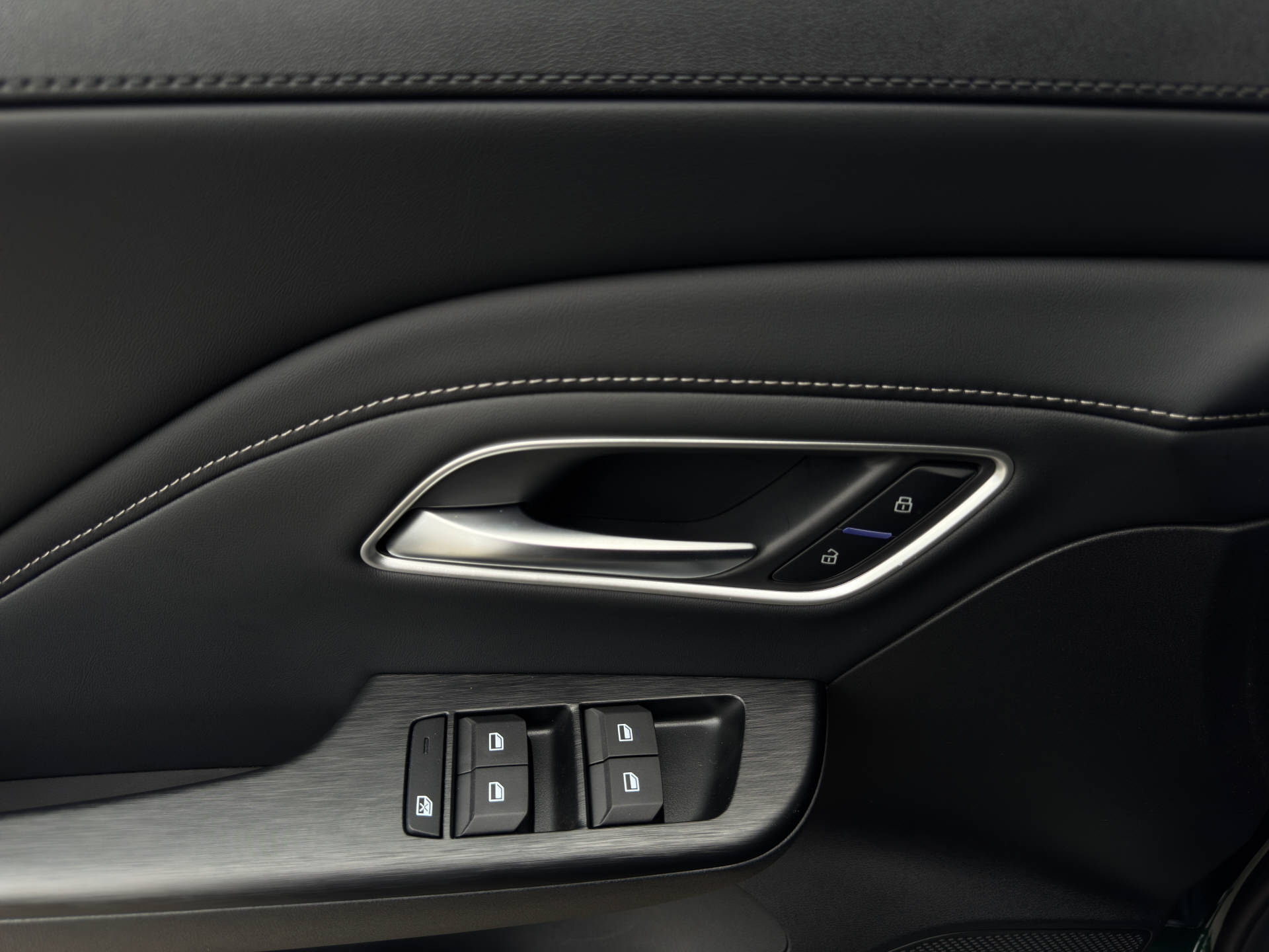 MG ZS 1.5 Hybrid+ Luxury-image-6