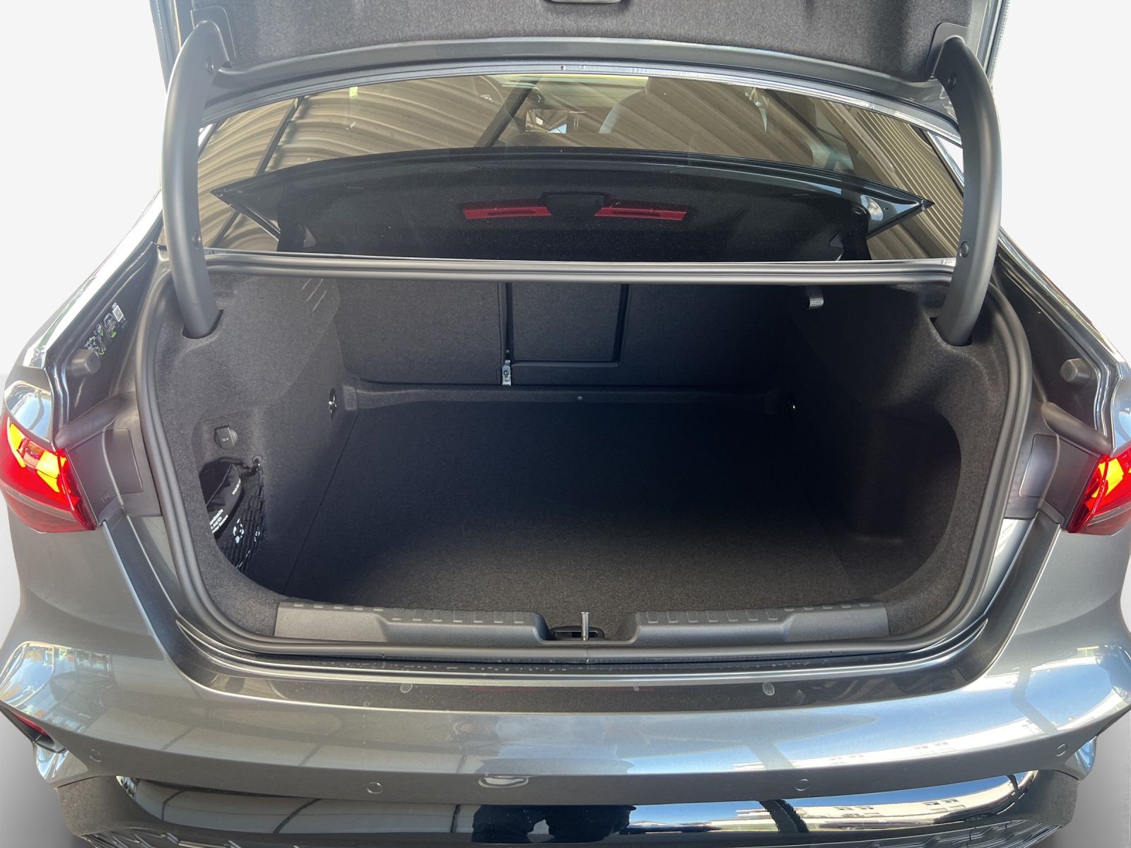 AUDI A3 Limousine TFSI 110 kW S Line S tronic-image-12