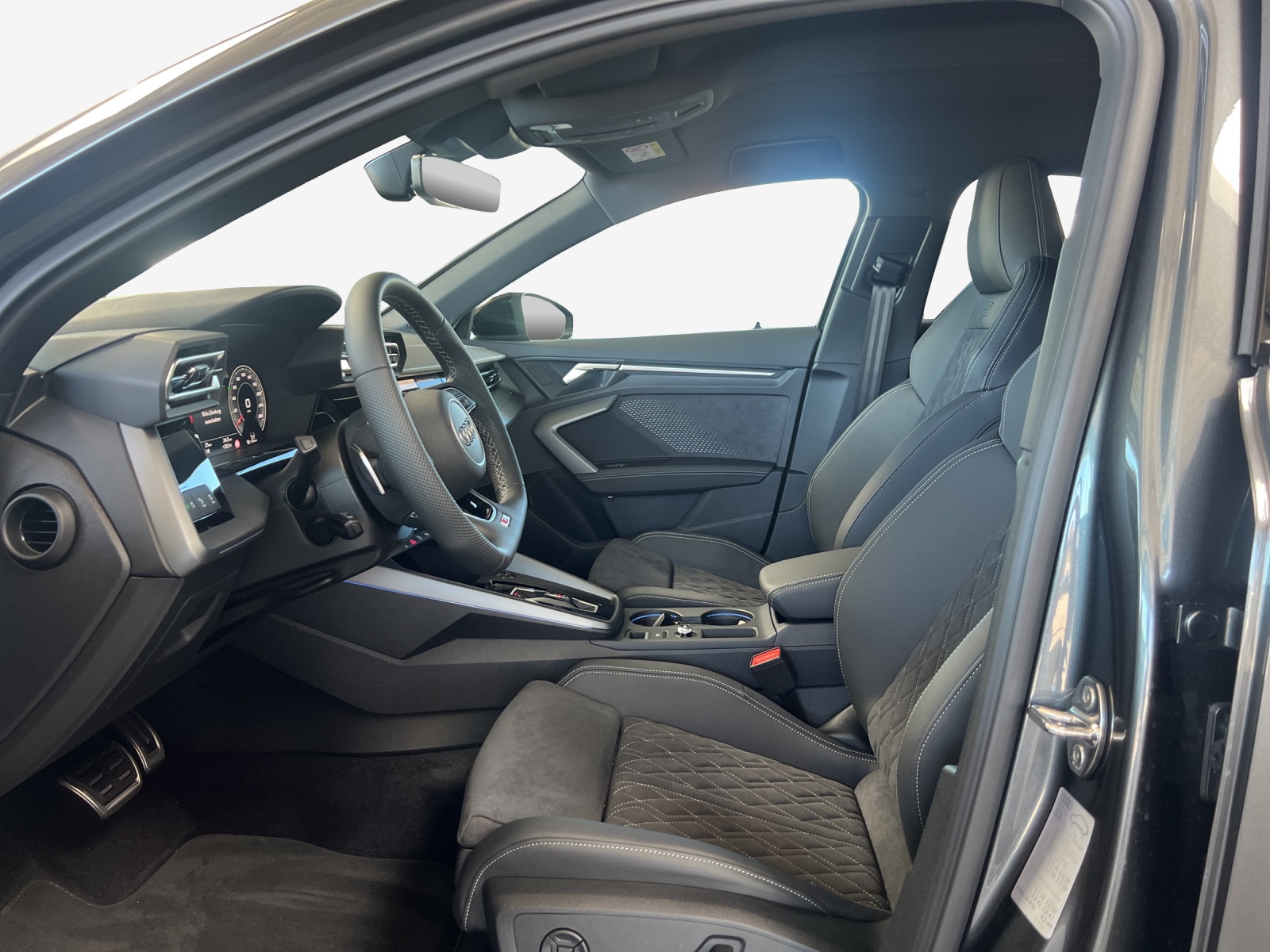 AUDI A3 Limousine TFSI 110 kW S Line S tronic-image-7
