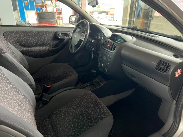 OPEL Corsa 1.4 16V Elegance-image-14