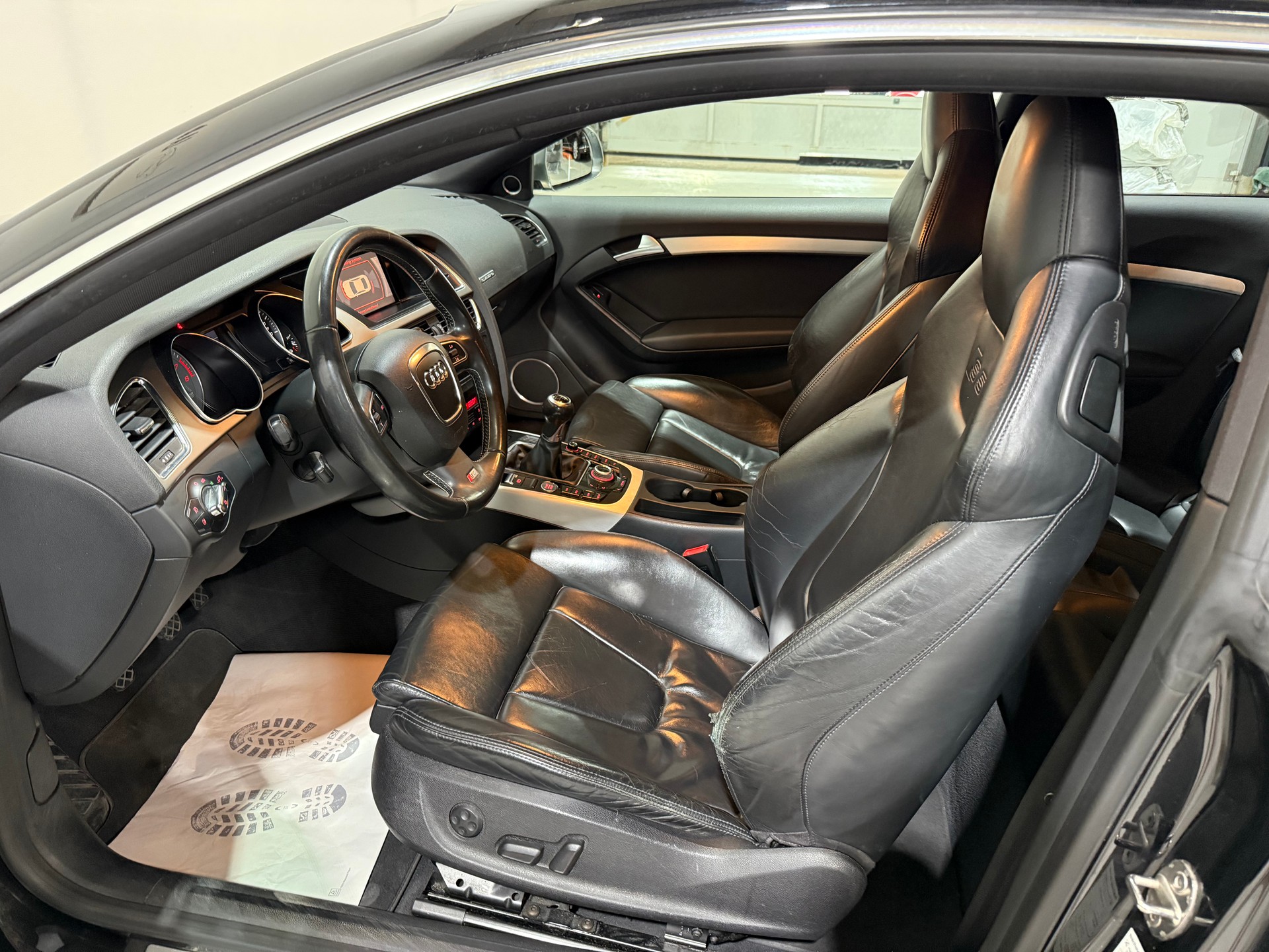 AUDI S5 Coupé 4.2 FSI quattro-image-11