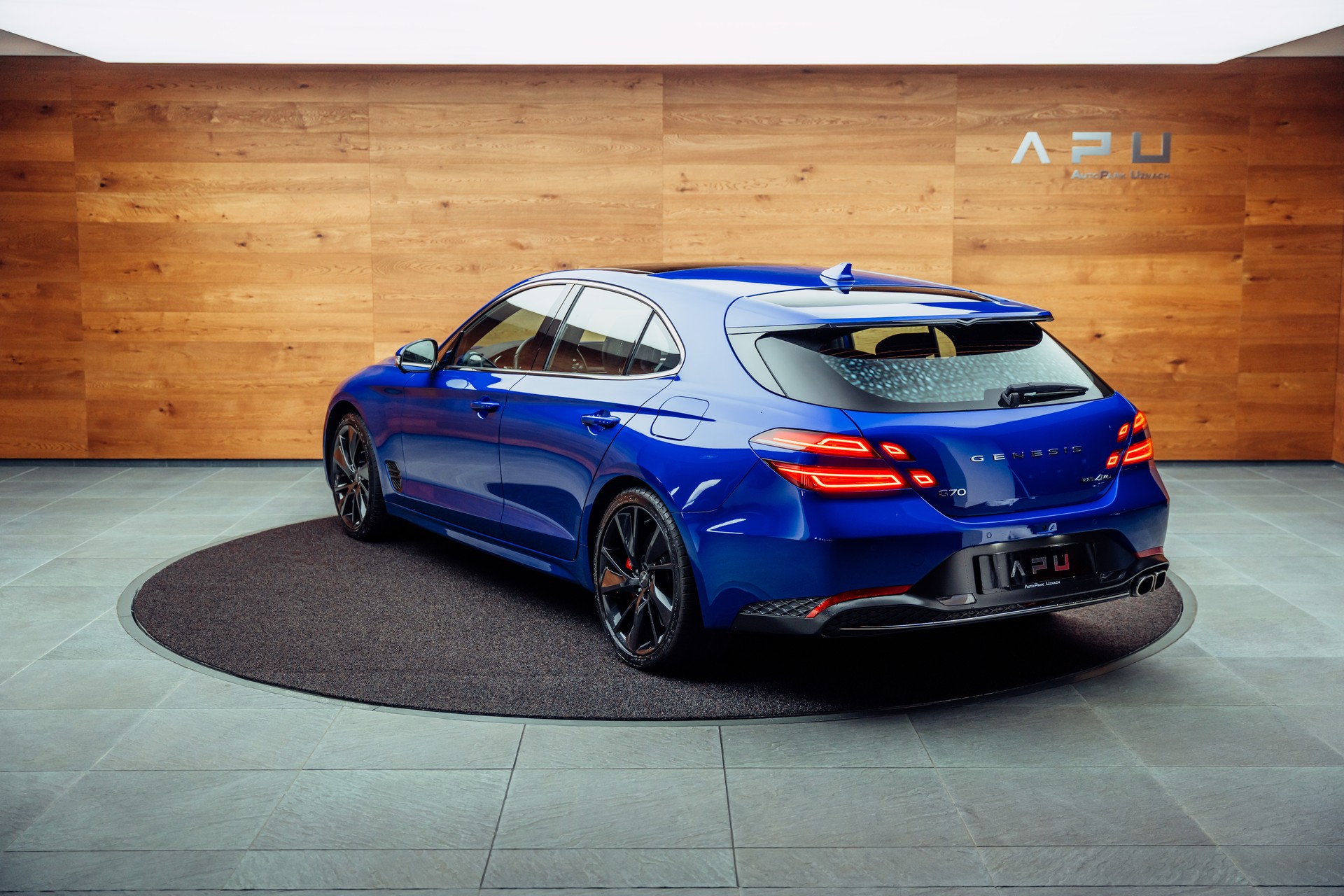 GENESIS G70 Shooting Brake 2.2 CRDI Sport AT8 AWD-showroom-element-2