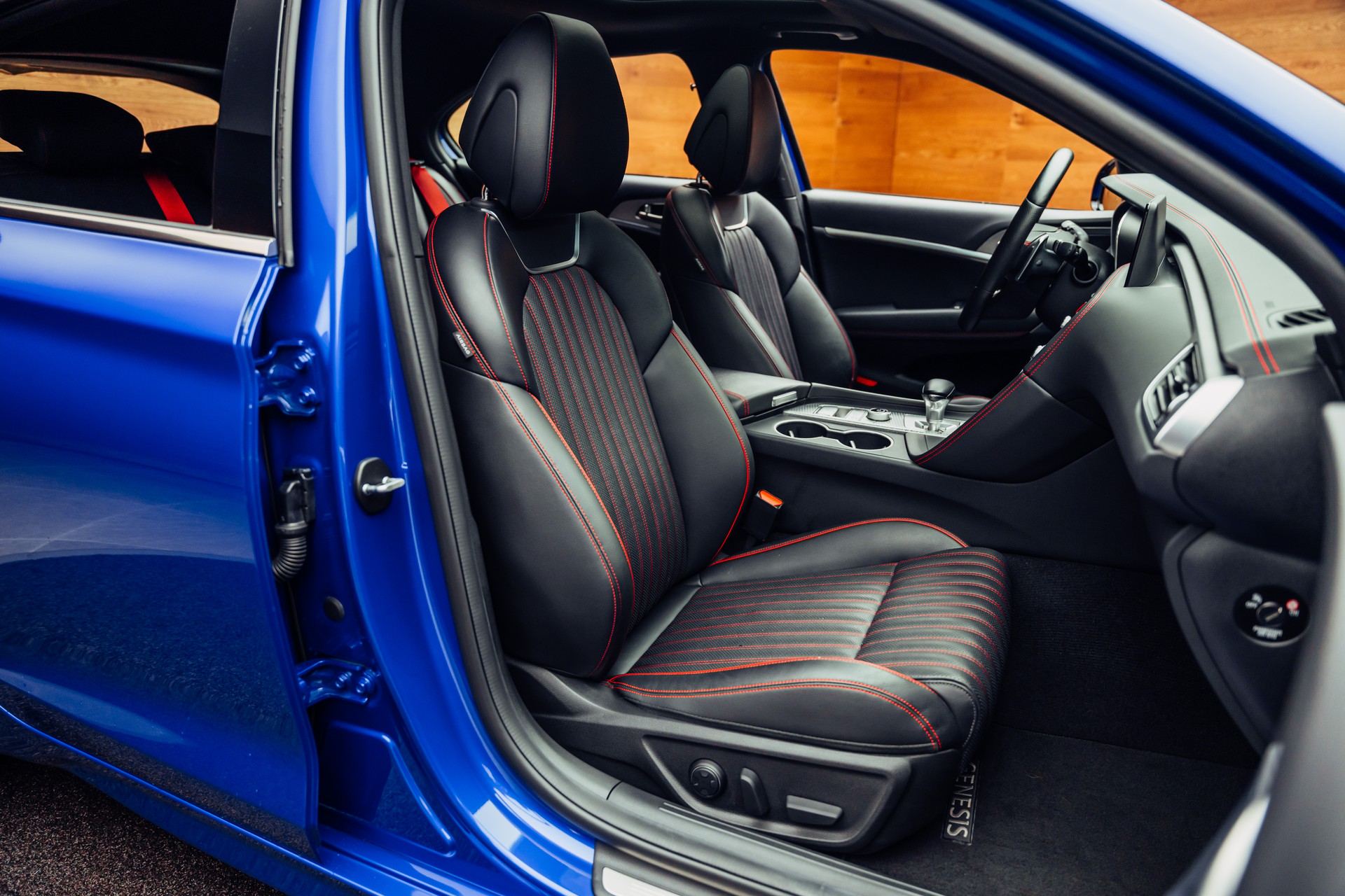 GENESIS G70 Shooting Brake 2.2 CRDI Sport AT8 AWD-image-6