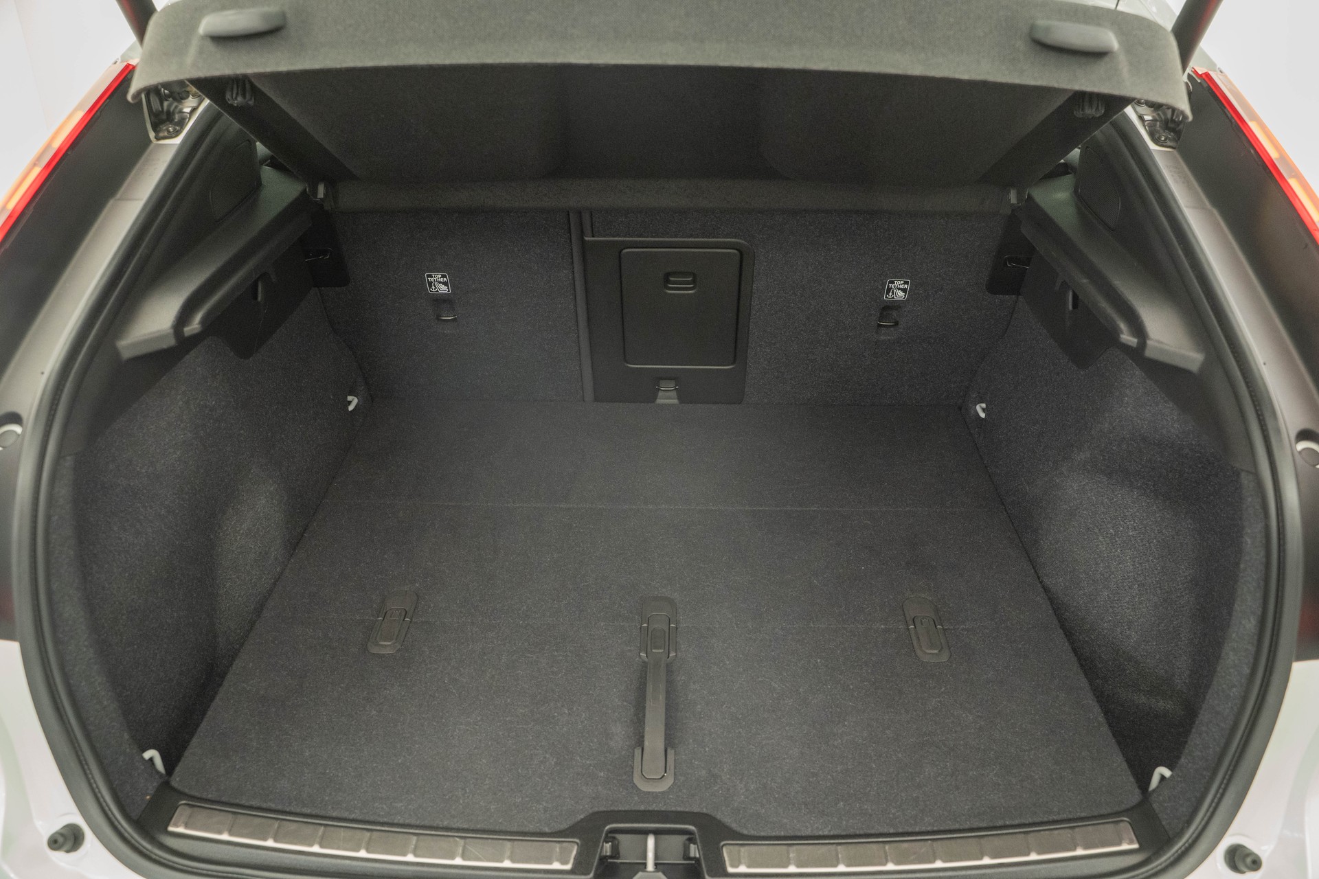 VOLVO C40 P8 Twin Recharge Ultimate AWD-image-4